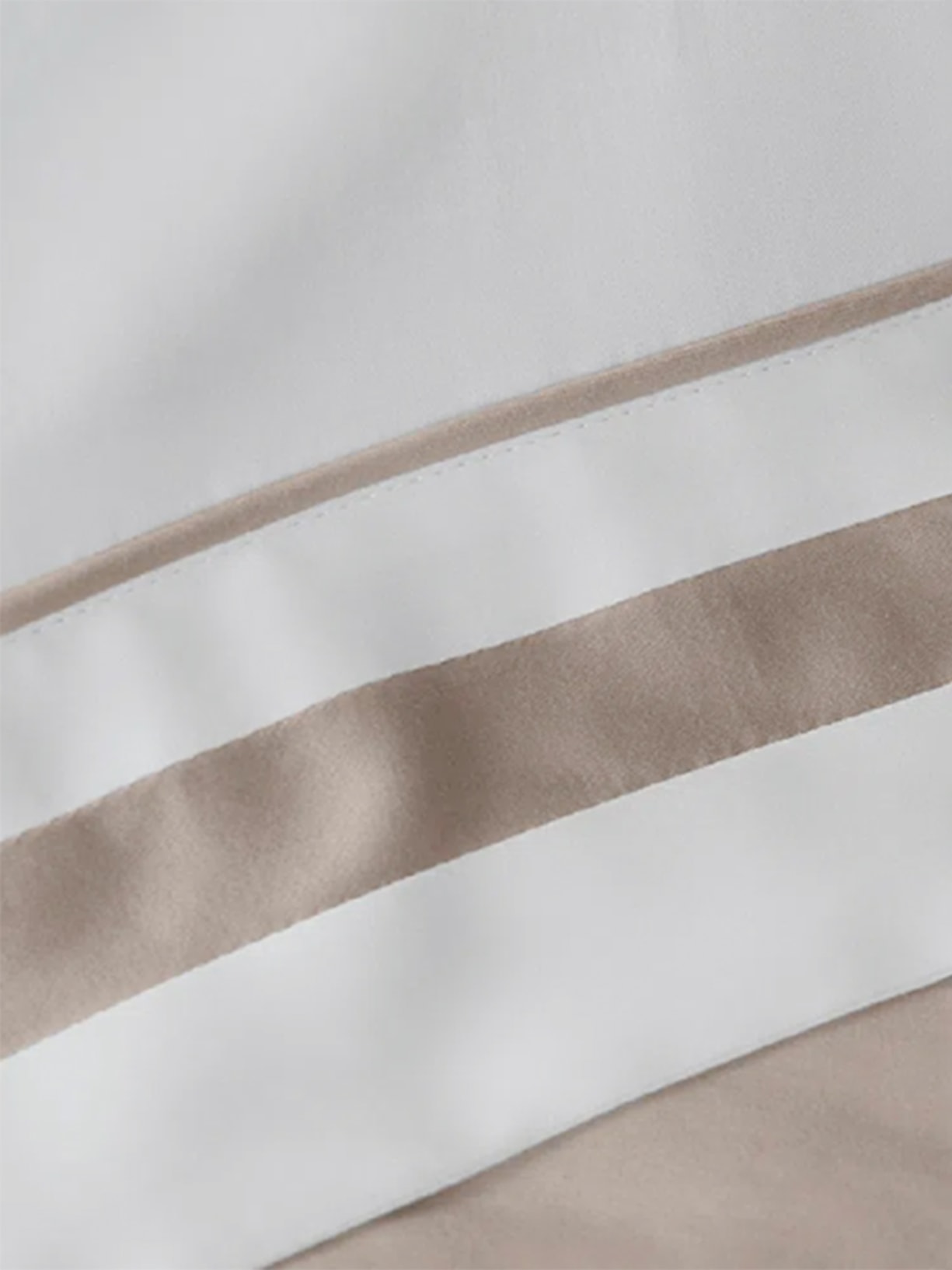 Jogo De Lençol Meridiana King Em Cetim 300 Fios 4 Peças Bege Trussardi