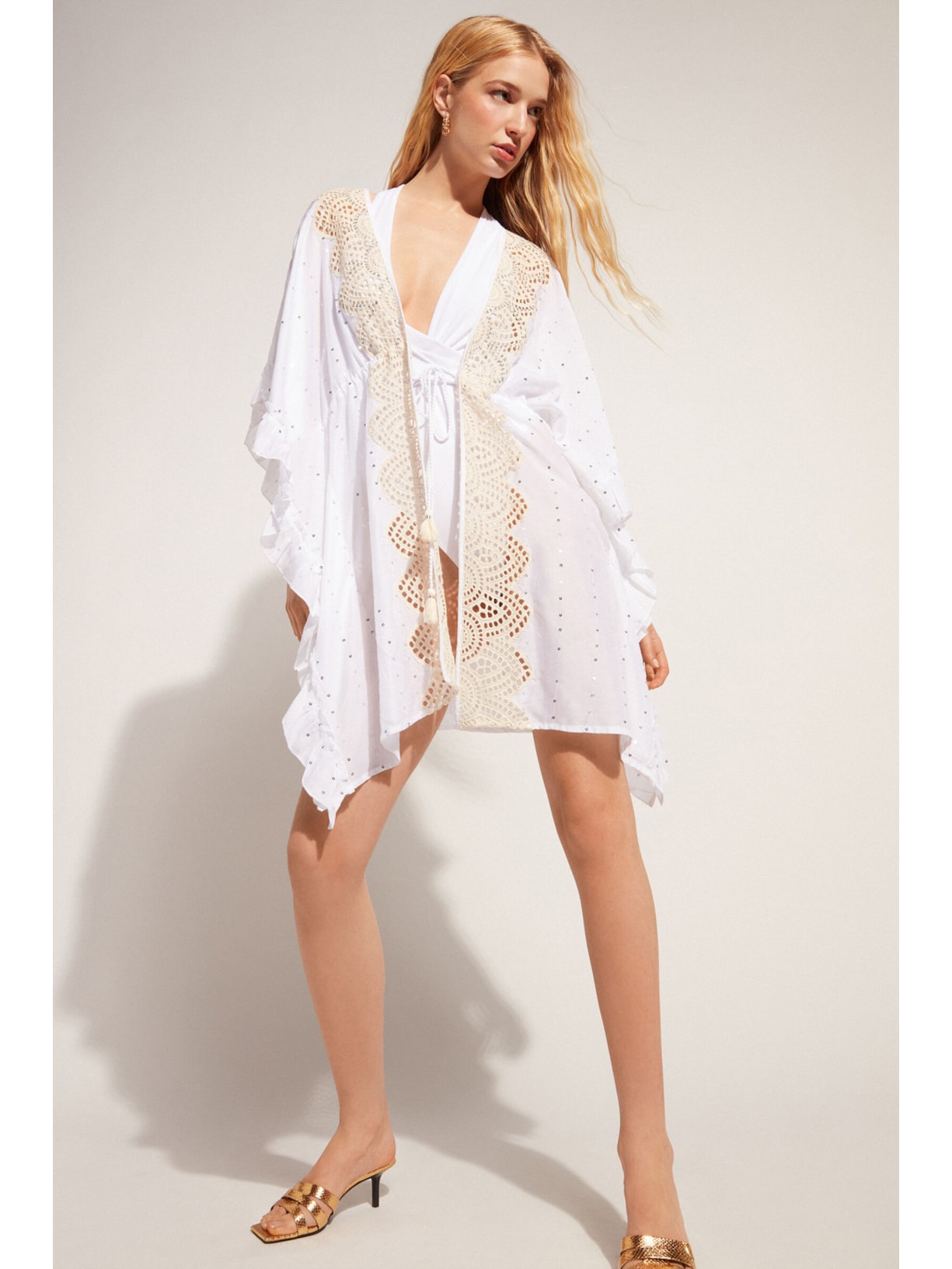 Kaftan Estilo Quimono Com Bordado Inglês e Paetês Branco Calzedonia