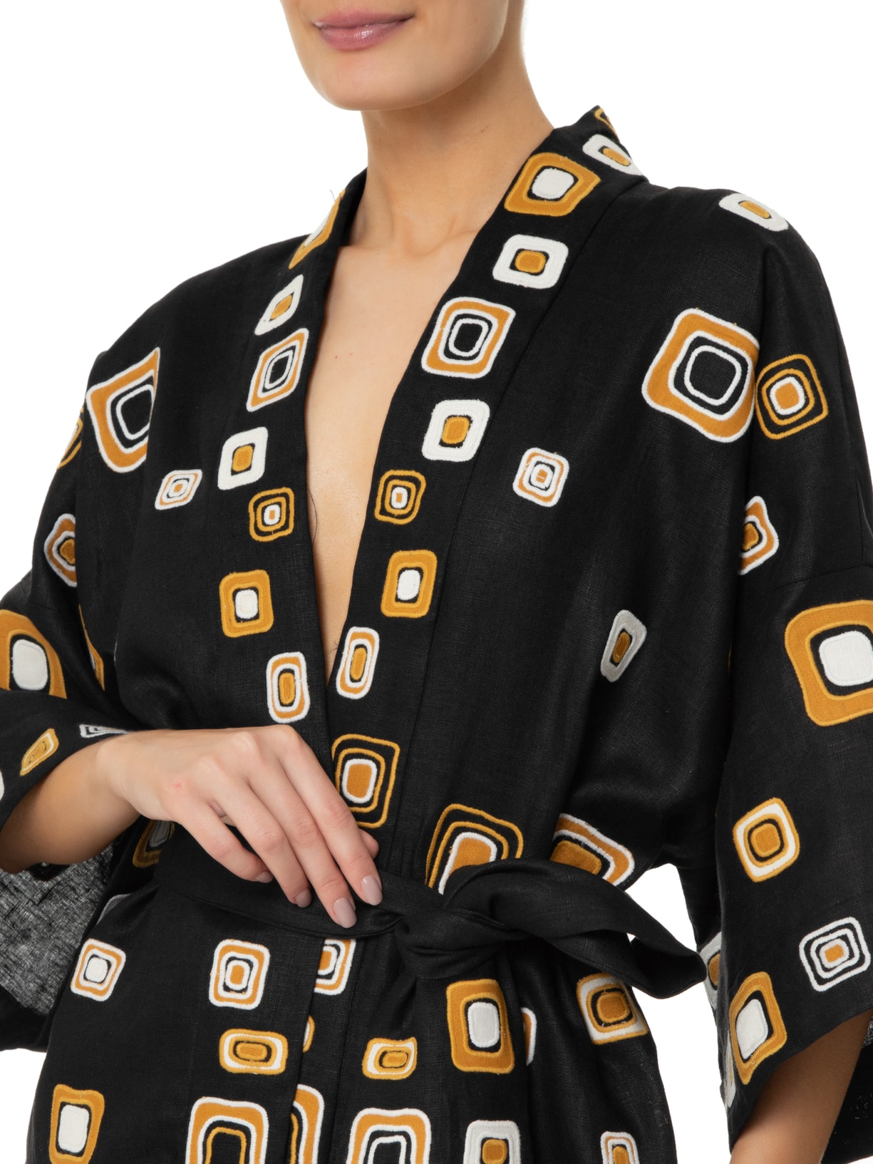 Kimono Feminino Bordado Mosaico Preto Animale