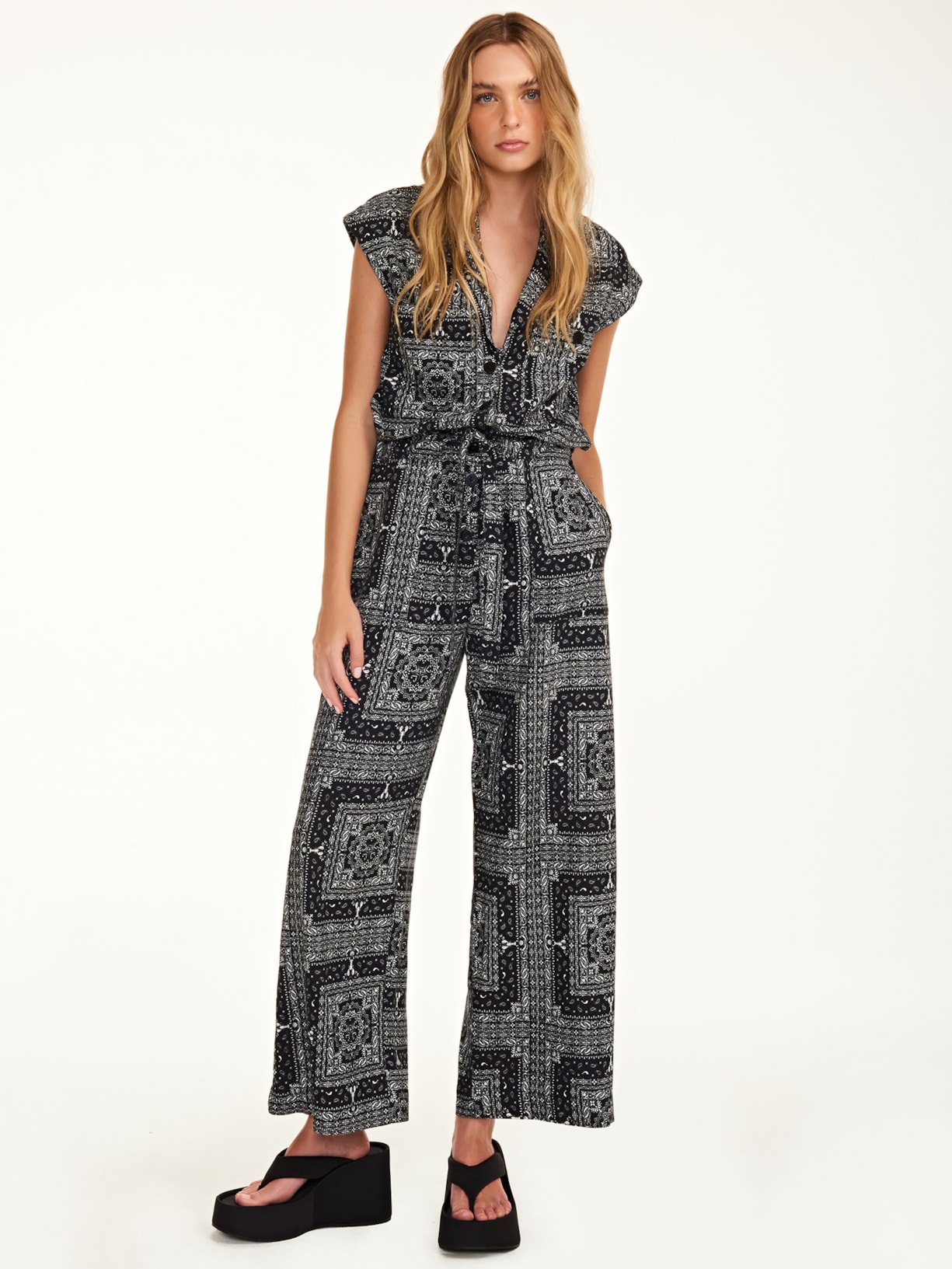 Macacão Feminino Cavoli Preto Triya + Nv