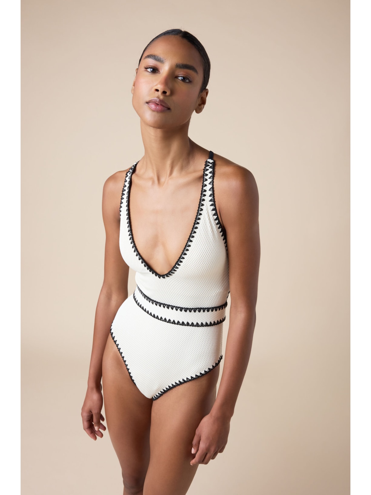 Maiô Bicolor Embroidery Off-White Calzedonia