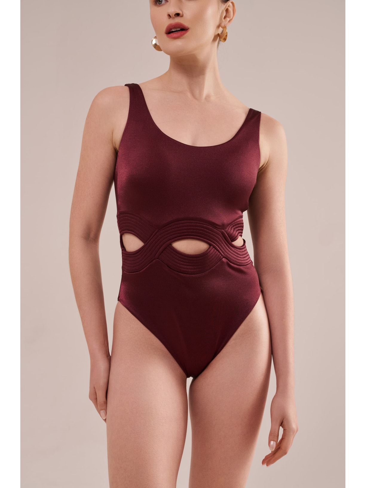 maiô com bojo e trançado de matelassê orla cabernet Suntime