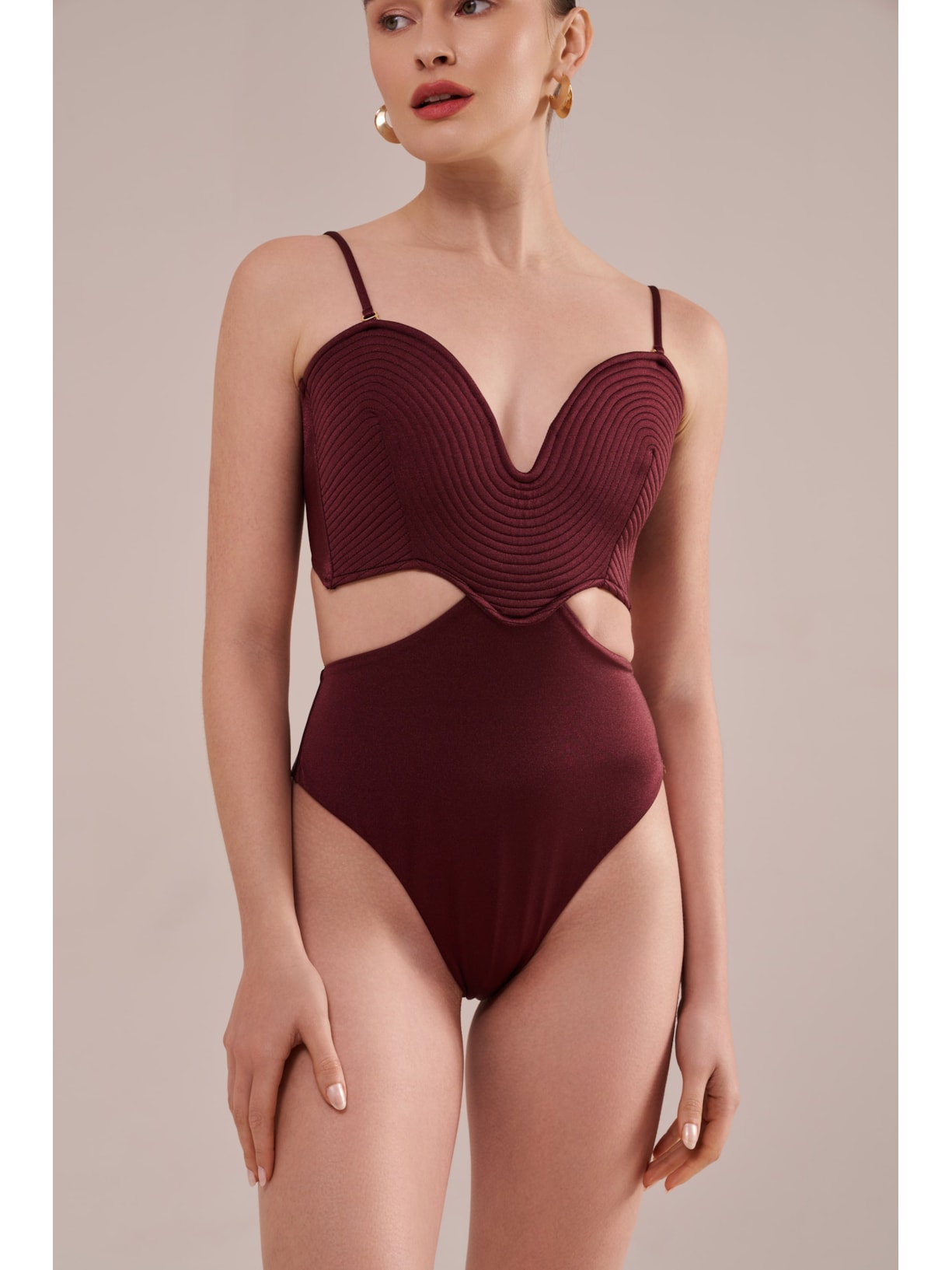 maiô strapless matelassê orla cabernet Suntime