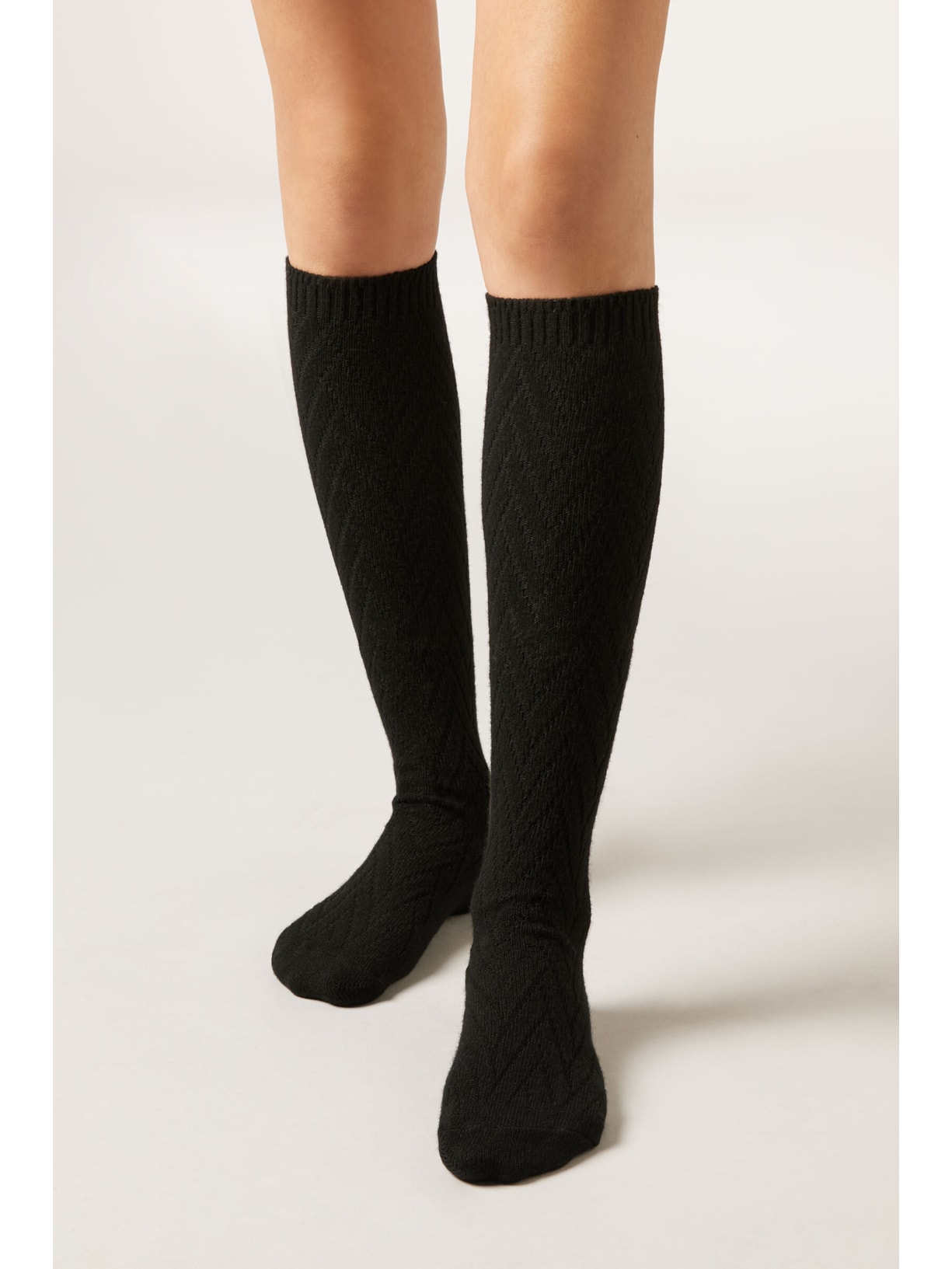 Meia Alta Com Lã e Cashmere Com Padrão Chevron Preto Calzedonia