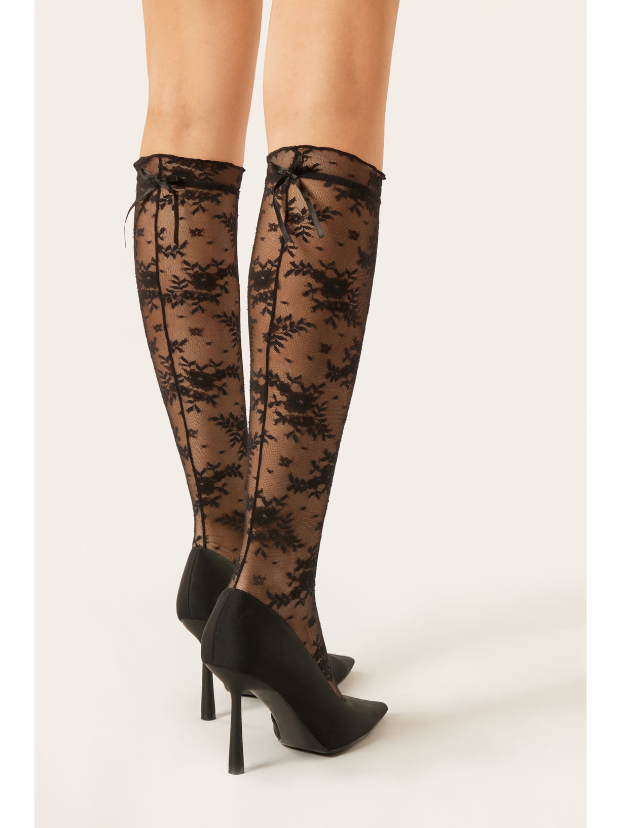 Meia Alta Em Renda Com Padrão Floral Preto Calzedonia