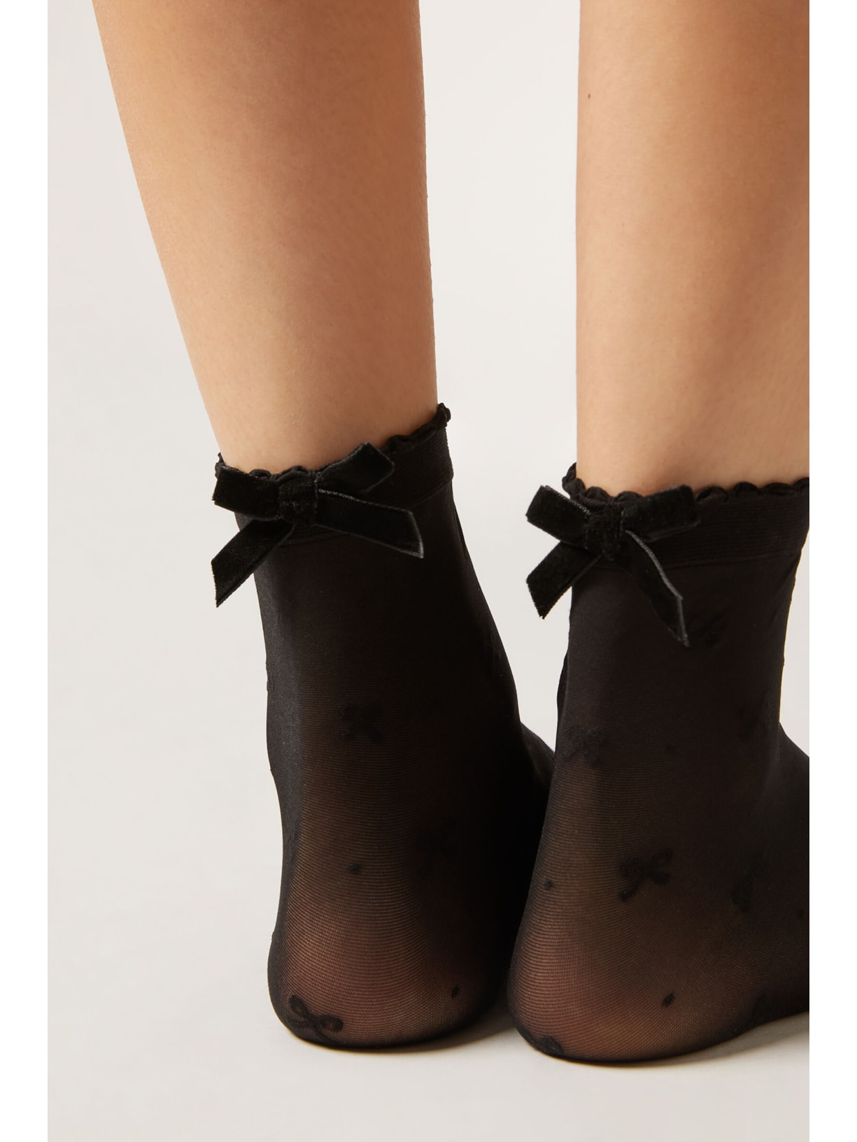 Meia Curta Transparente Com Laços Preto Calzedonia