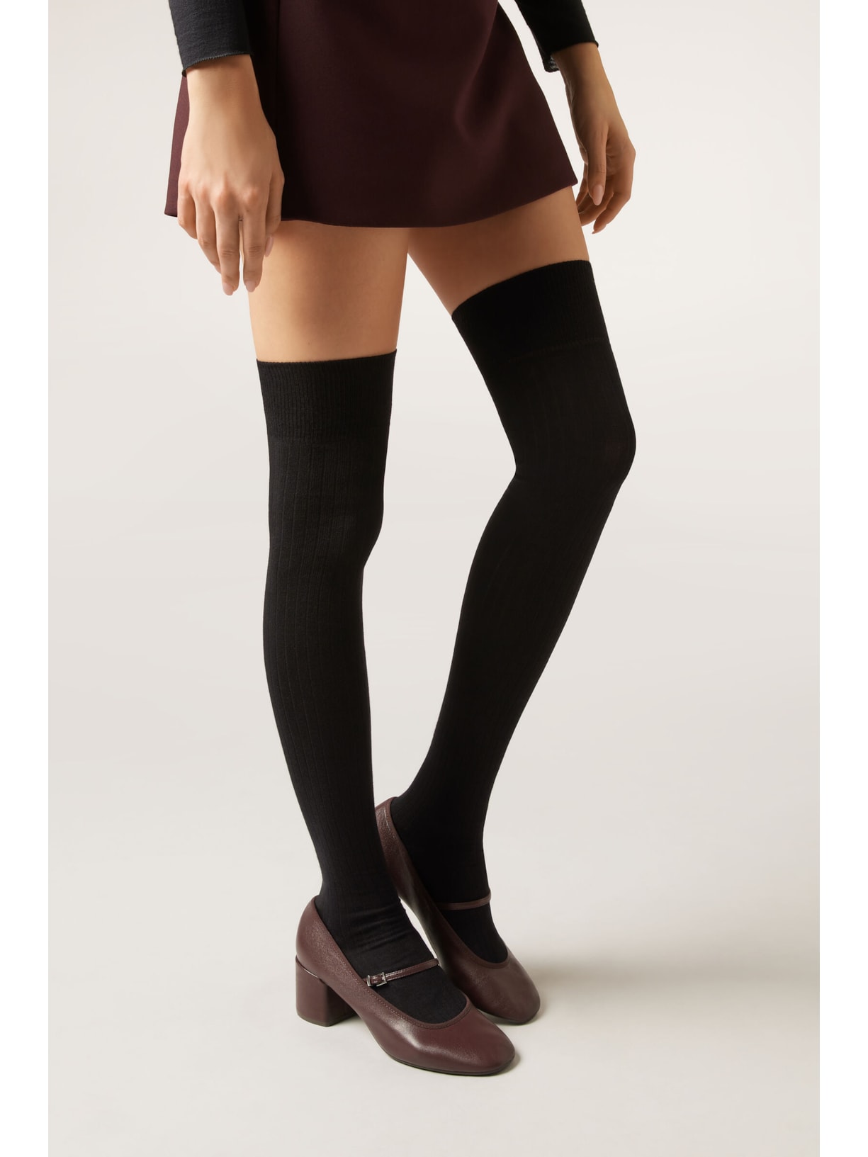 Meia Estilo Longuette Canelada Em Algodão Preto Calzedonia