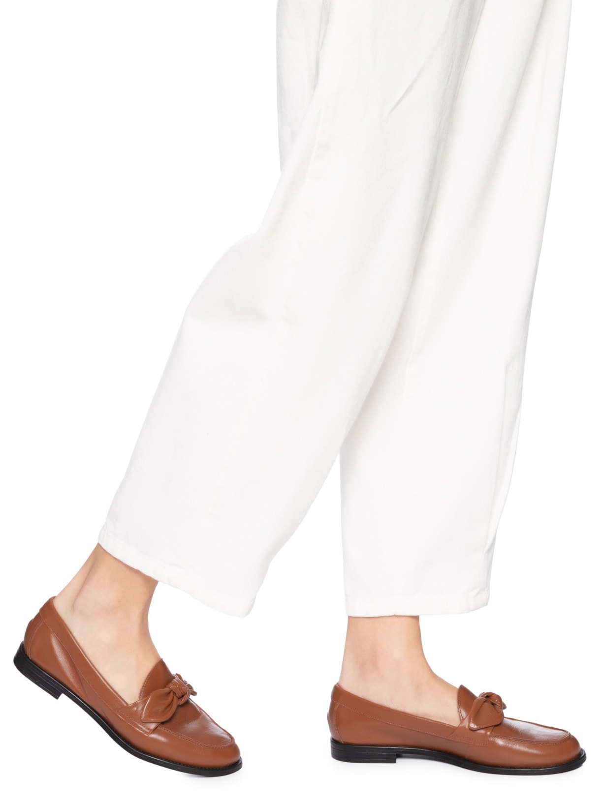 Mocassim Couro Bico Redondo Tiras Nó Marrom Arezzo