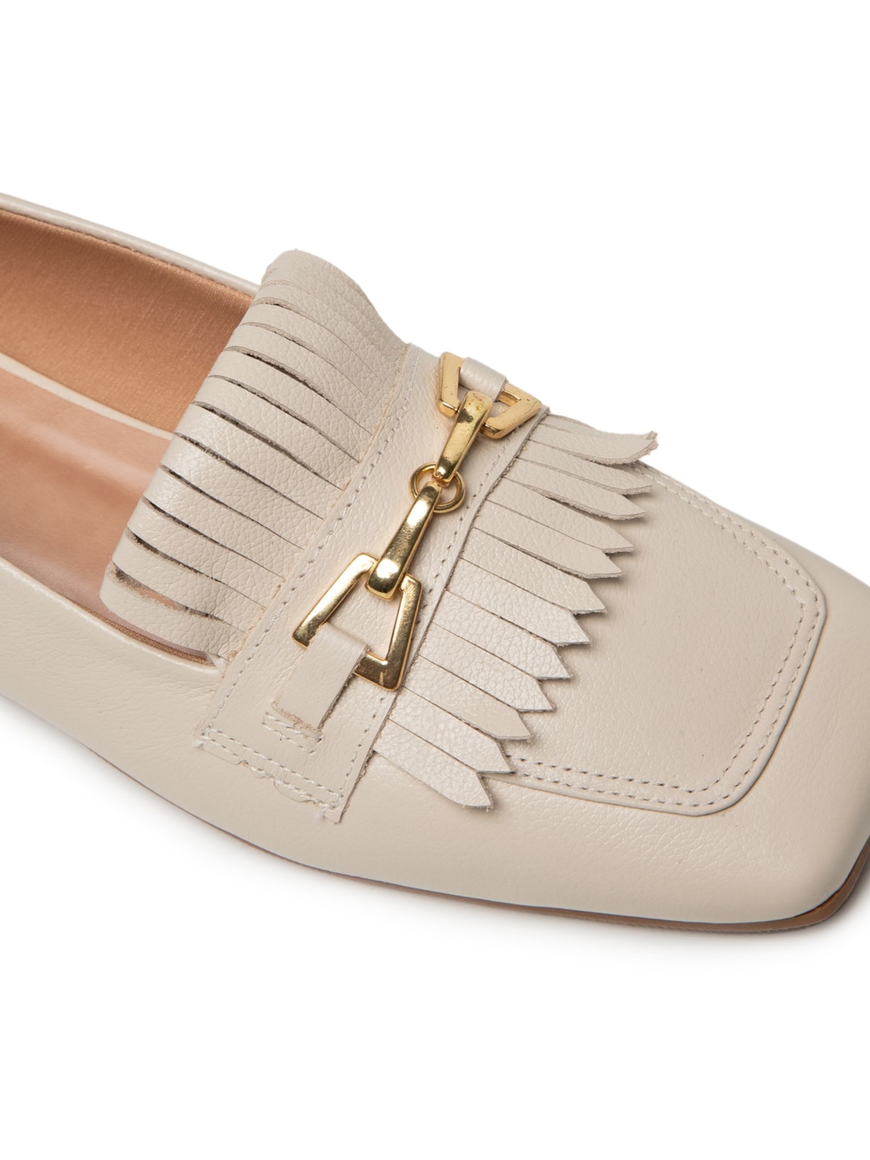 Mocassim Feminino Com Franja Off White Basiq