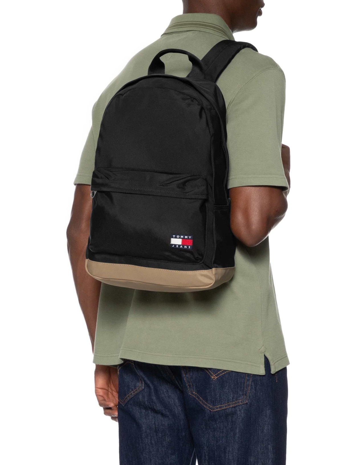 Mochila Masculina Essencial Daily Dome Preto Tommy Jeans