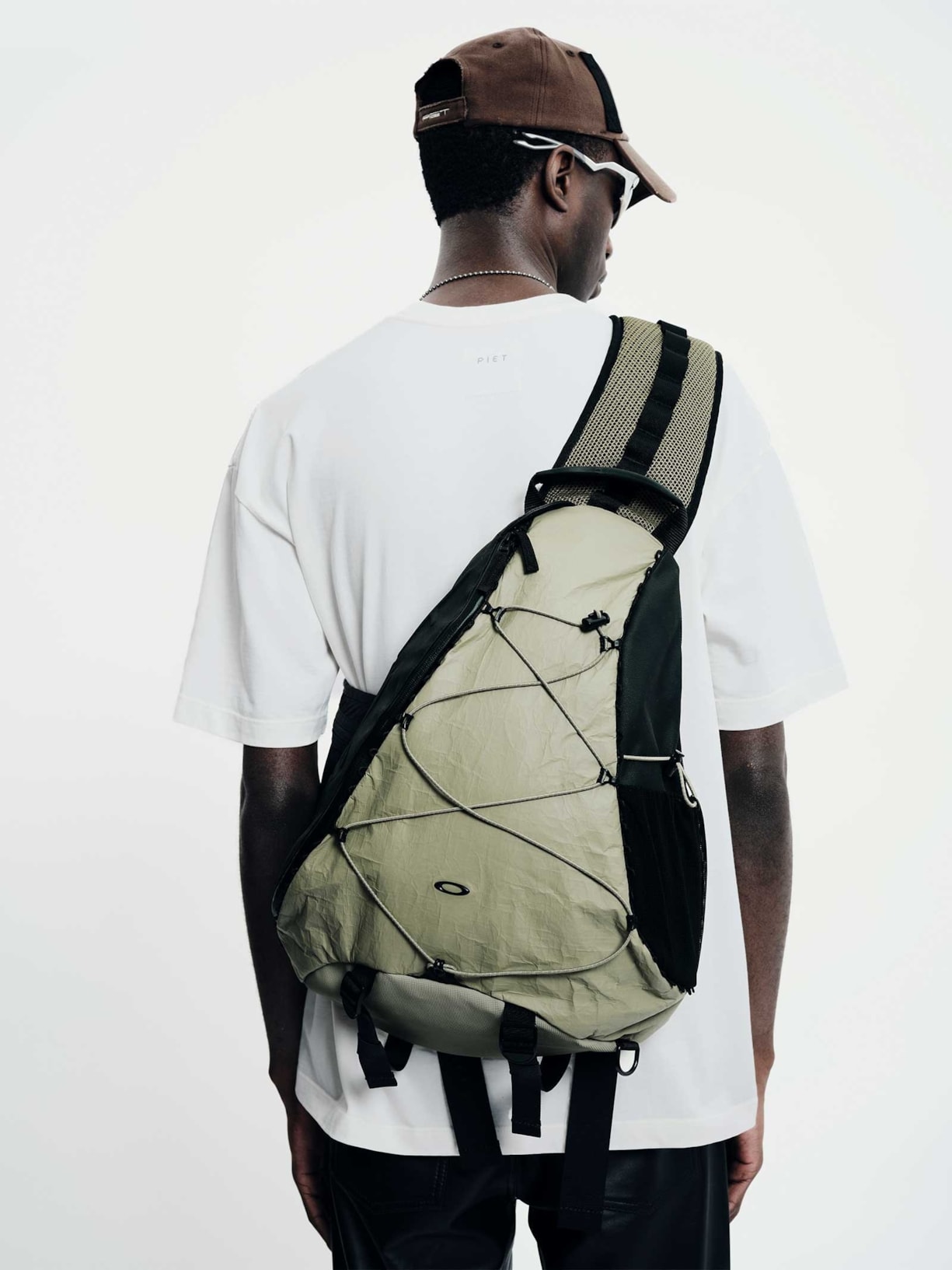 Mochila Sling Masculina  Verde Piet + Oakley