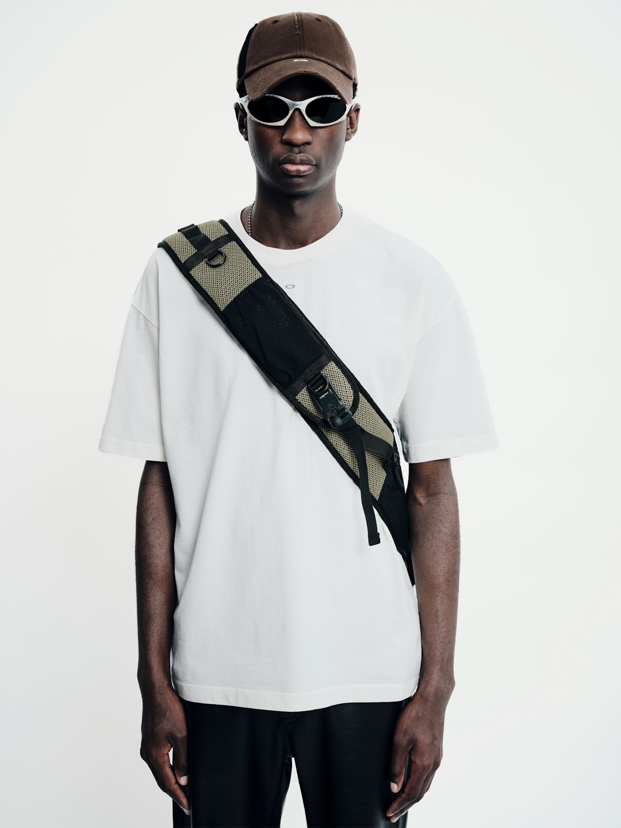 Mochila Sling Masculina  – Verde Piet + Oakley