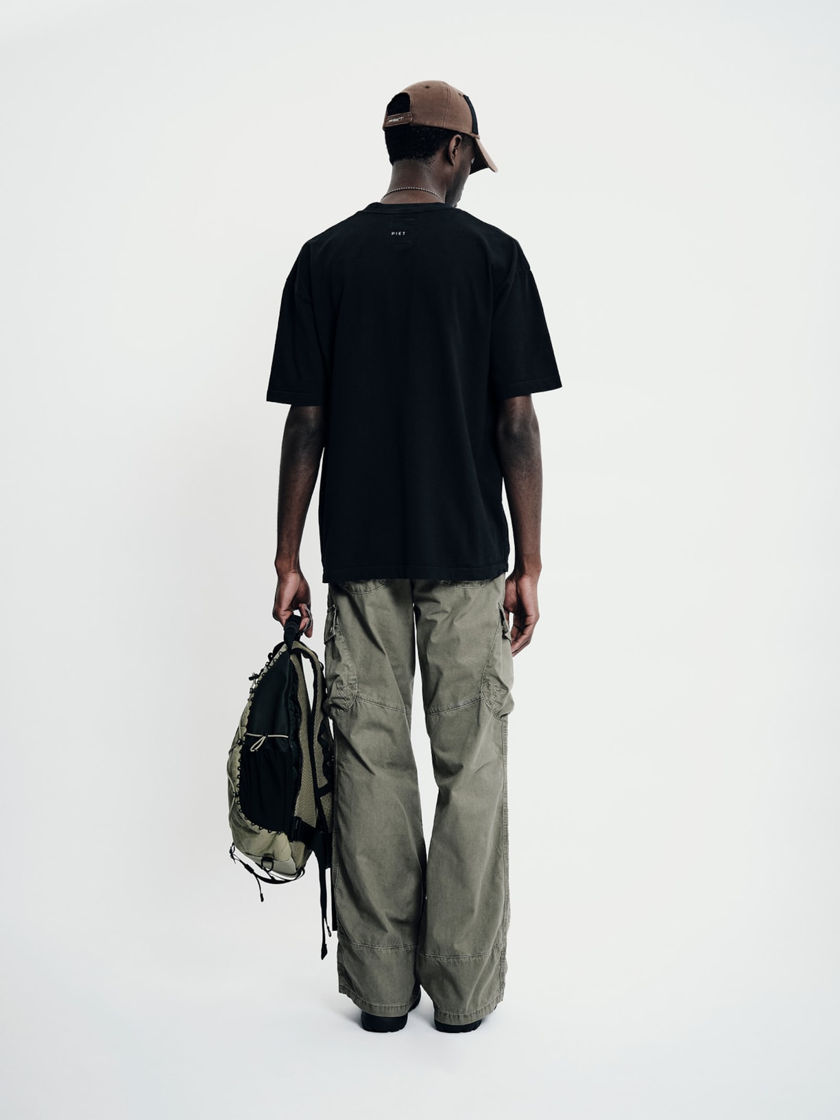 Mochila Sling Masculina  – Verde Piet + Oakley