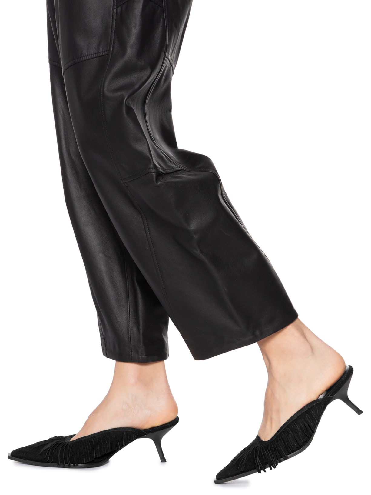 Mule Feminino Bico Fino E Franjas Em Couro Preto '2Essential