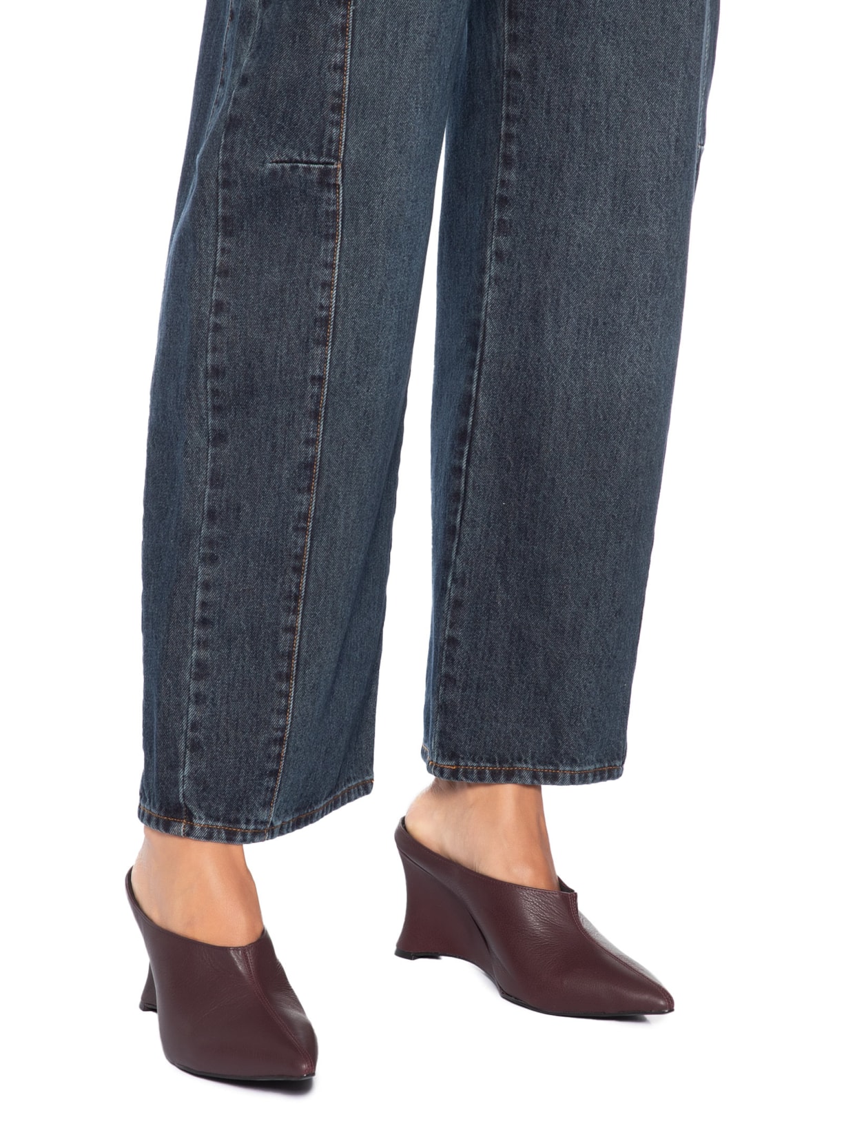 Mule Feminino Bico Fino em Couro Vermelho '2Essential