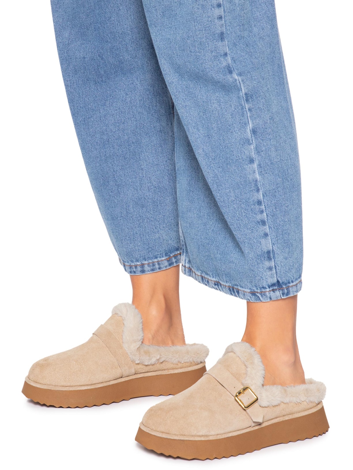 Mule Feminino Clog Com Forro Peluciado Bege Basiq