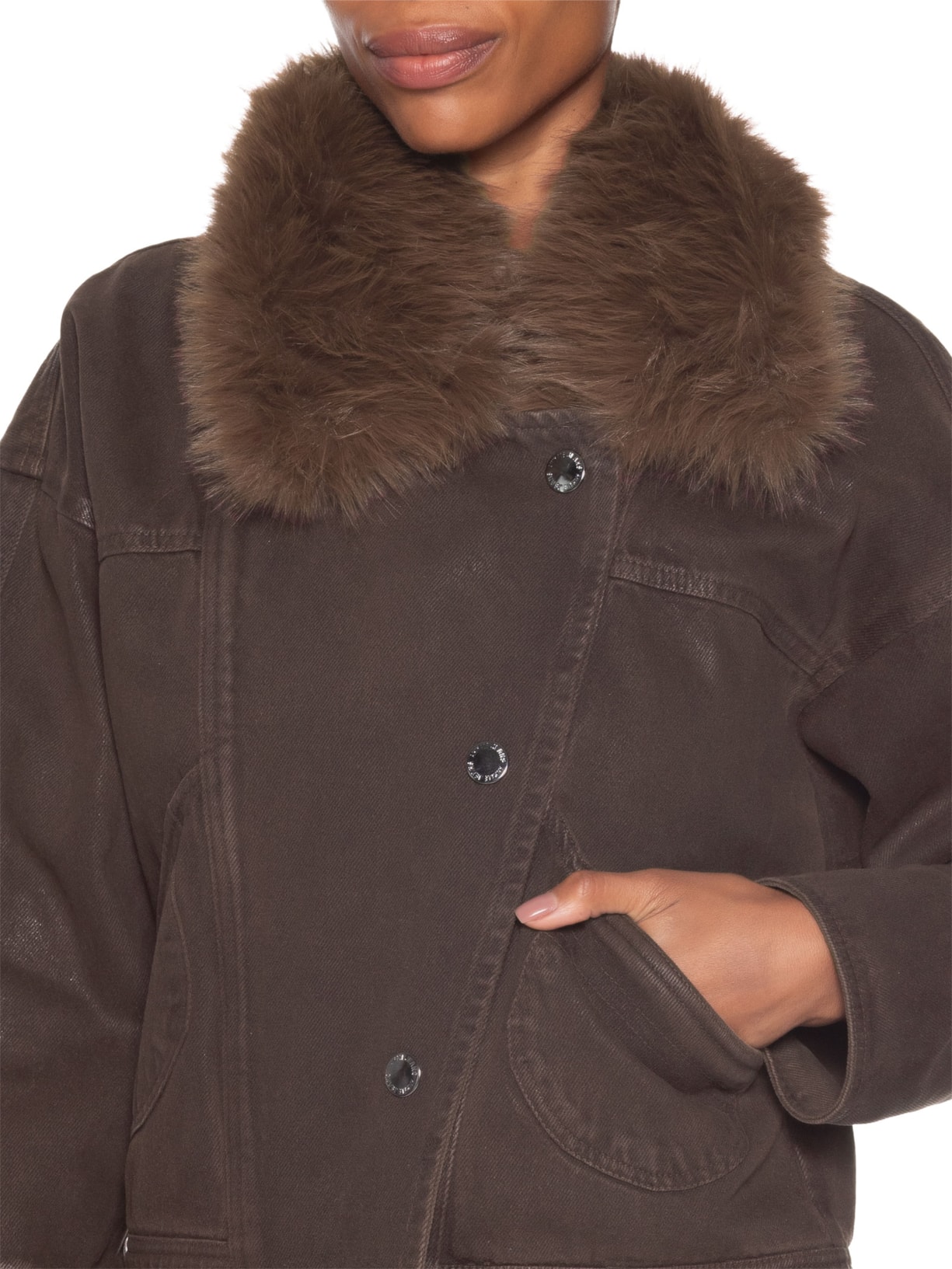 Parka Feminina Sarja Resinada Gola Fur Marrom Animale Jeans