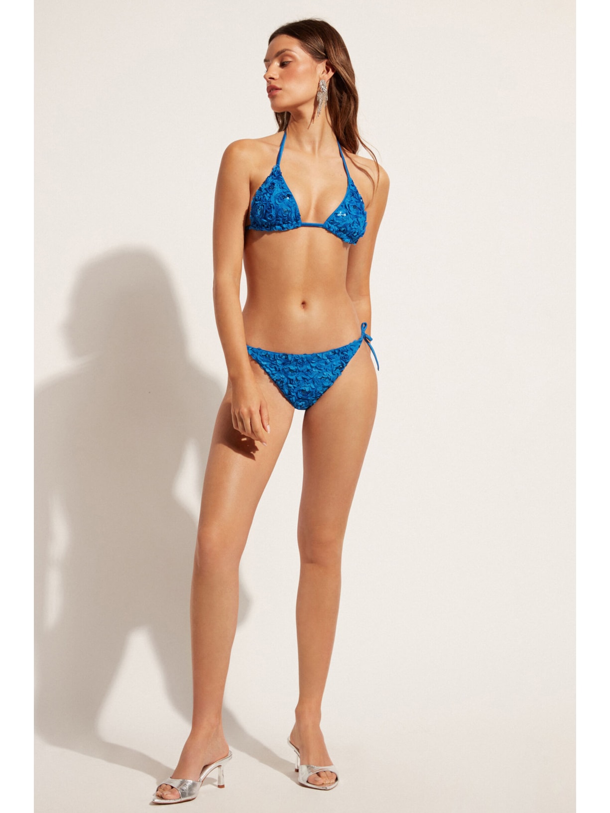 Parte De Cima De Biquíni Triângulo Cortininha Com Flores e Paetês Parigi Azul Calzedonia