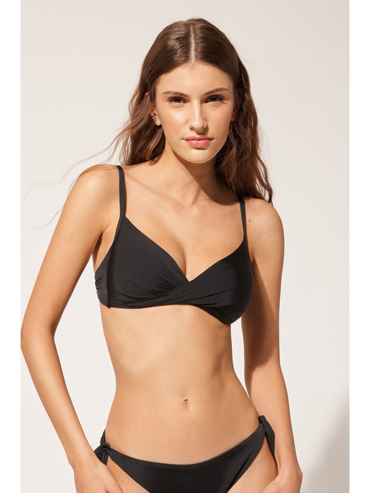 Parte De Cima De Biquíni Triângulo Indonésia Preto Calzedonia