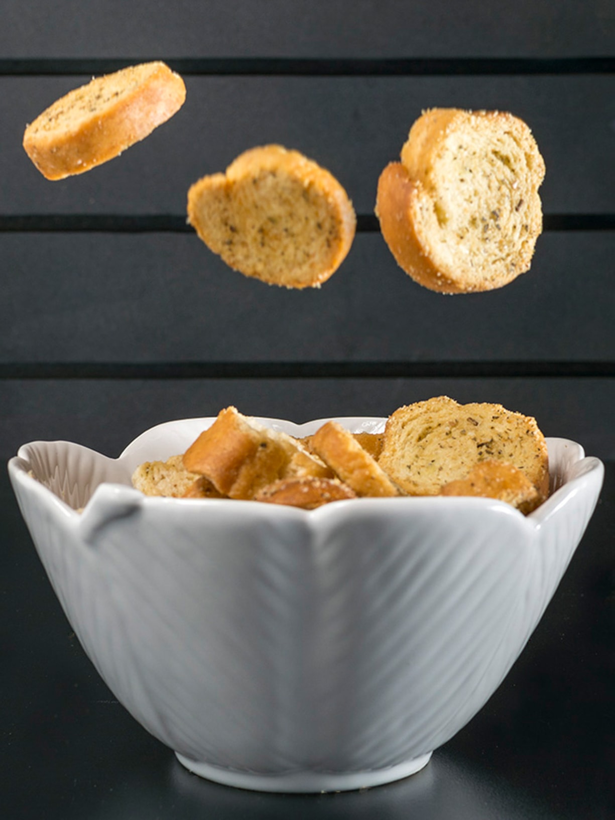 Petisqueira Alta Banana Leaf Pequena Em Cerâmica Branco '2Home