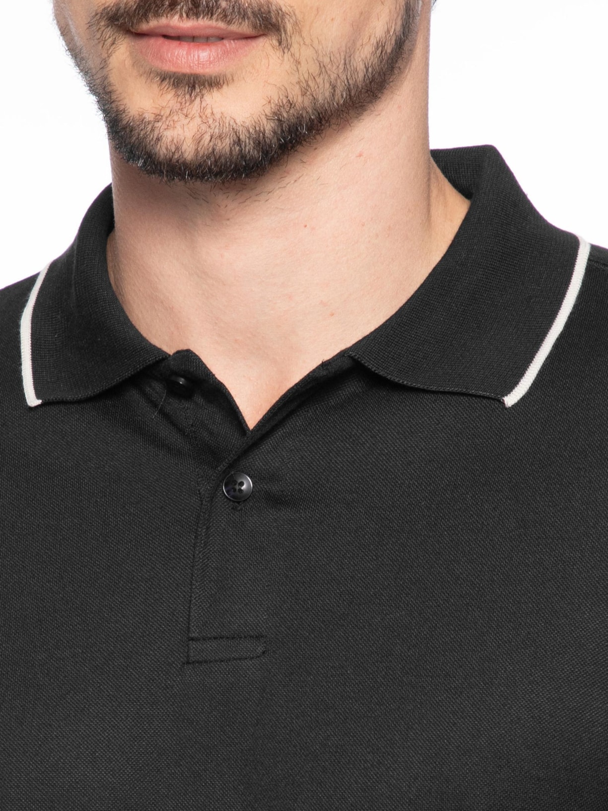 Polo Masculina Piquet Com Botão E Detalhes Filete Preto Basiq Men