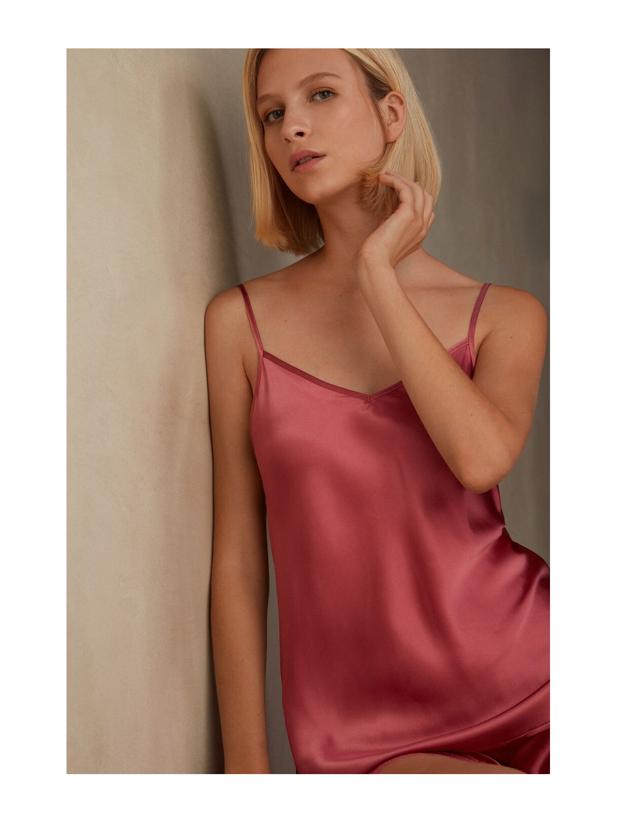 Regata De Seda Com Decote Em V Rosa Intimissimi