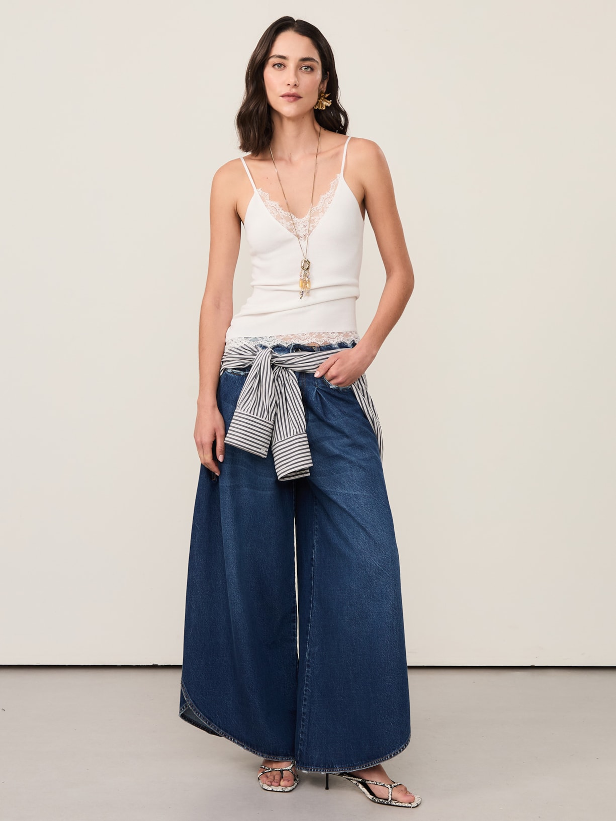 Regata Feminina Renda Meia Malha De Tricot Branco Animale