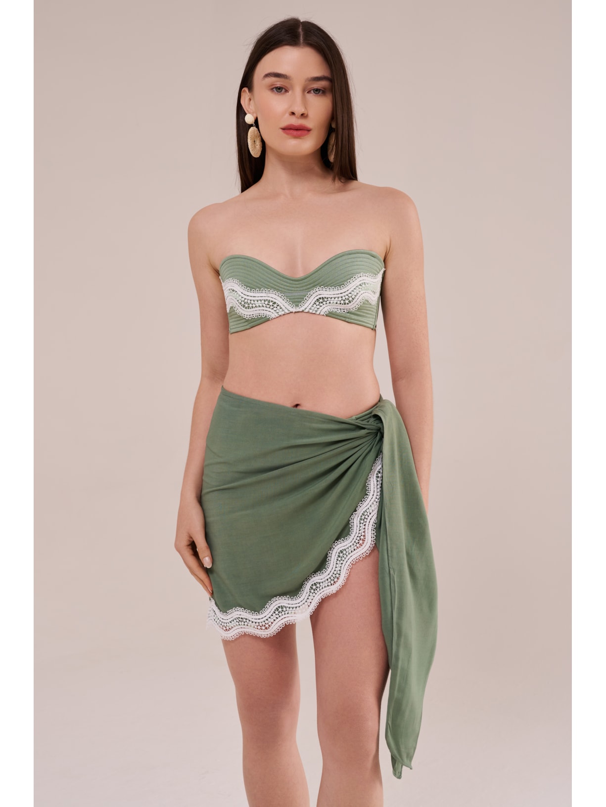 saia com amarração lateral e guipuire paraty Suntime