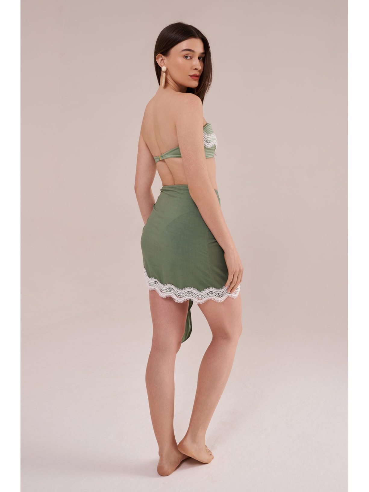 saia com amarração lateral e guipuire paraty Suntime