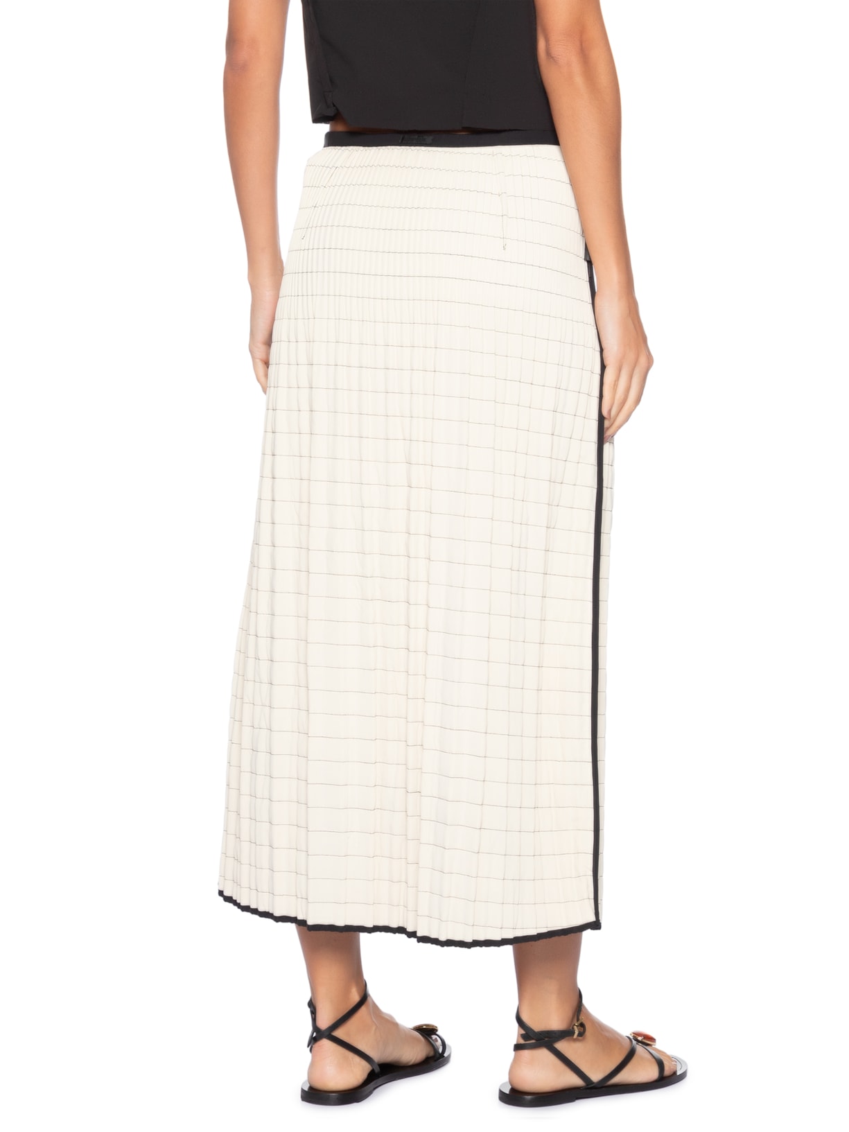 Saia Feminina Plissê Matelassê Preto Osklen