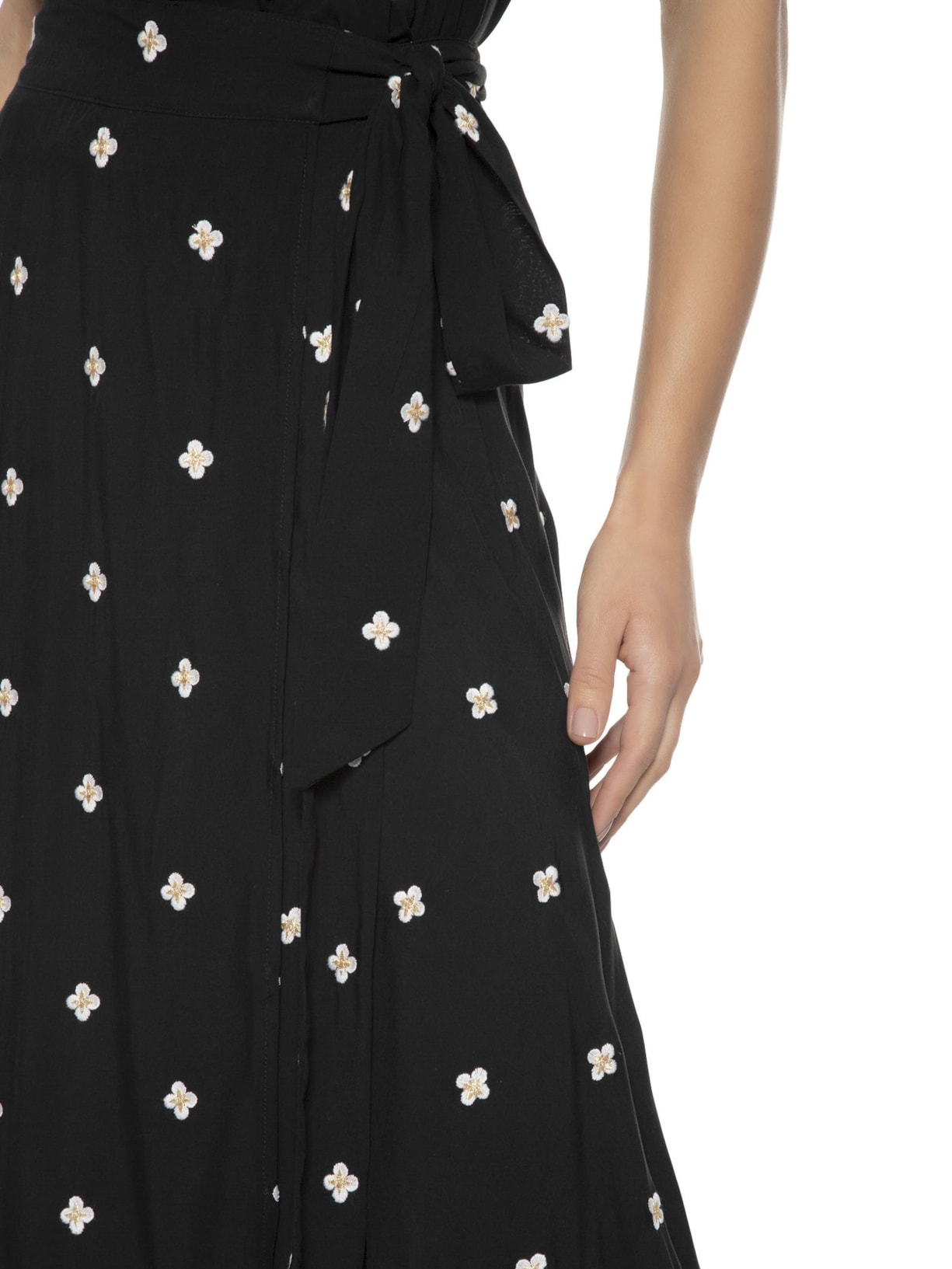 Saia Midi Bordada Creta Preto Maria Filó