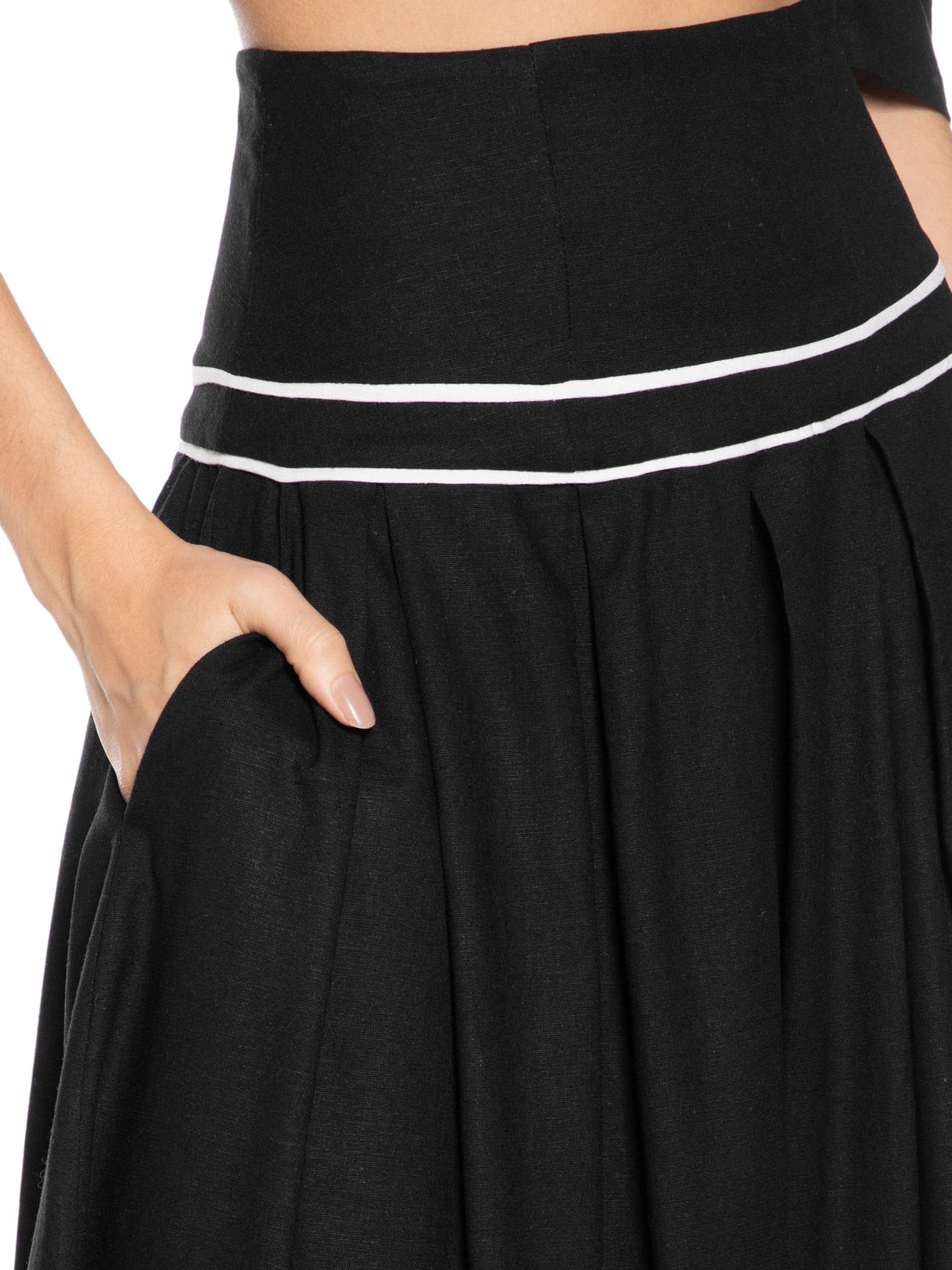 Saia Midi Com Volume Em Linho Misto Preto '2Essential