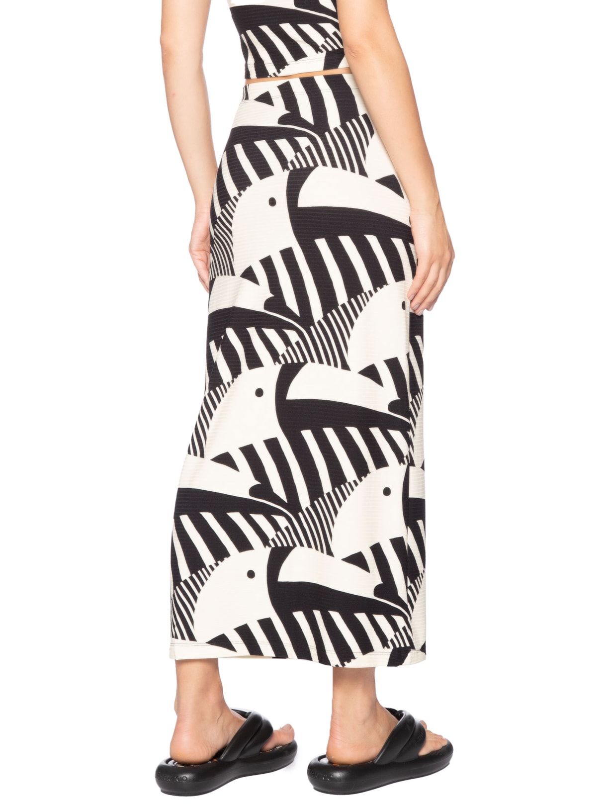 Saia Midi Reta Tuca Legal Preto Farm