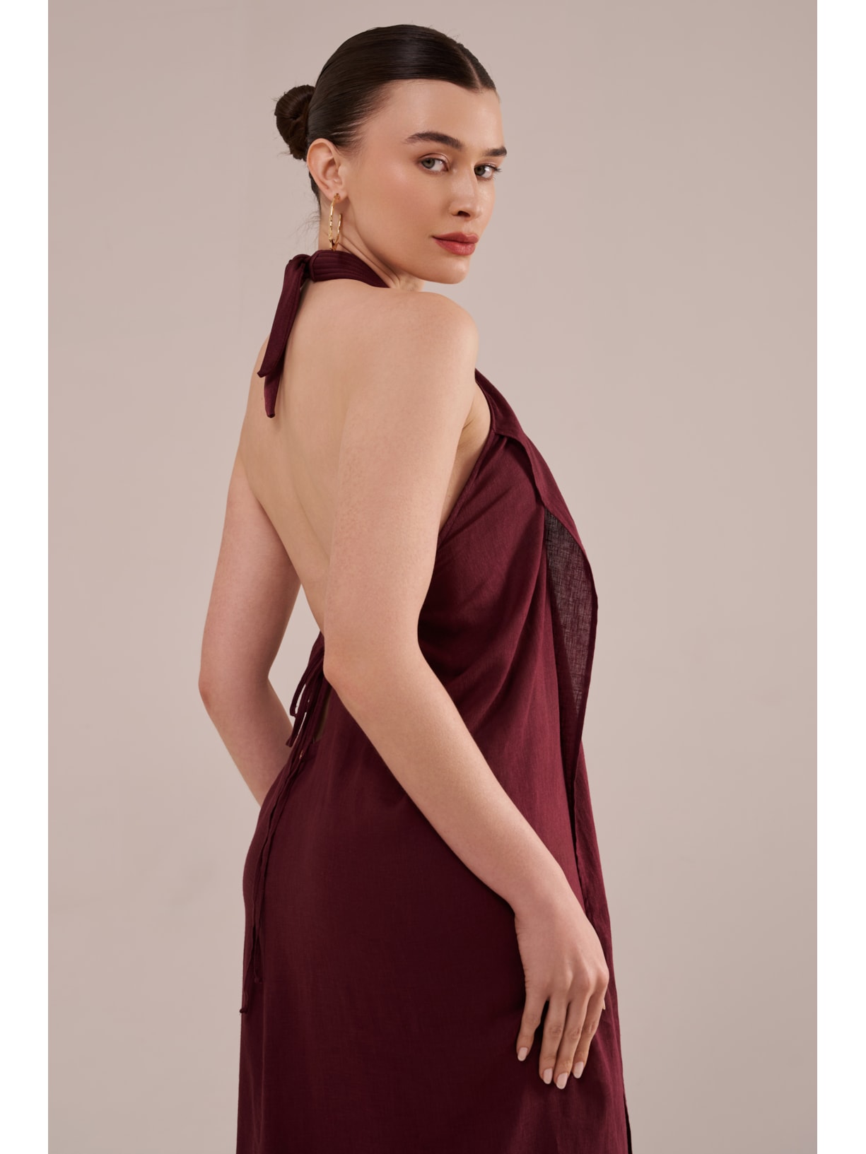 saída longa com matelassê em viscose com linho orla cabernet Suntime