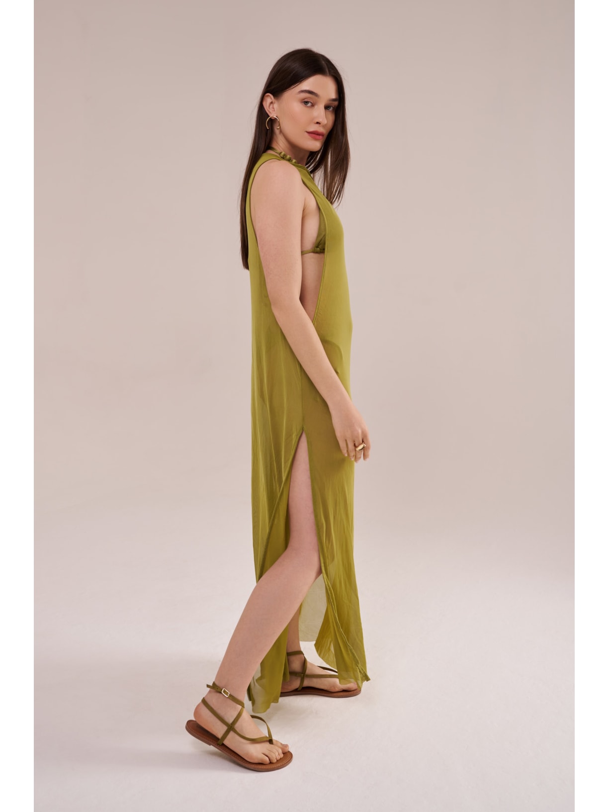 saída longa em tule pistache Suntime