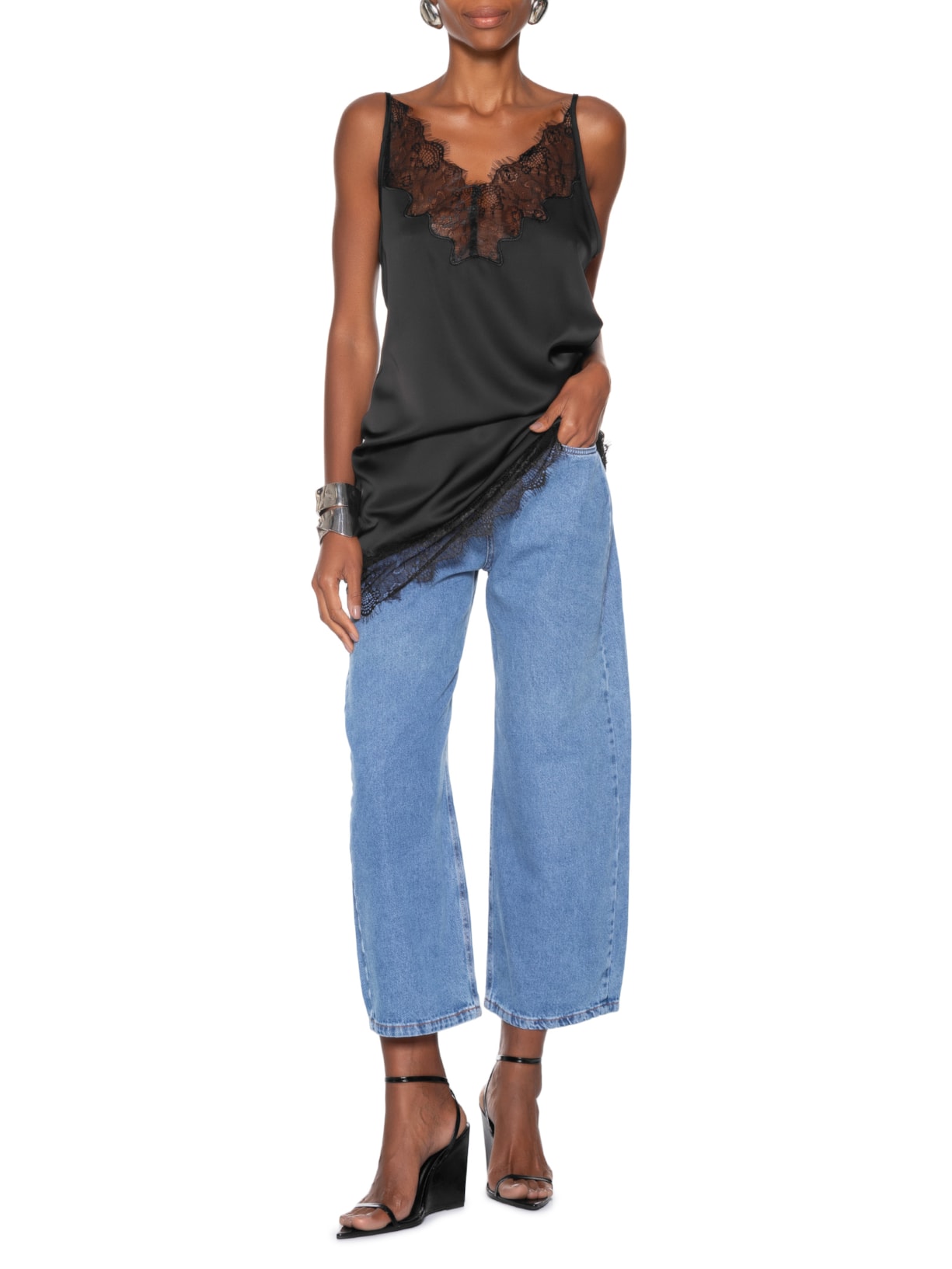 Sandália Feminina Em Couro Com Salto Anabela Preto Market 33