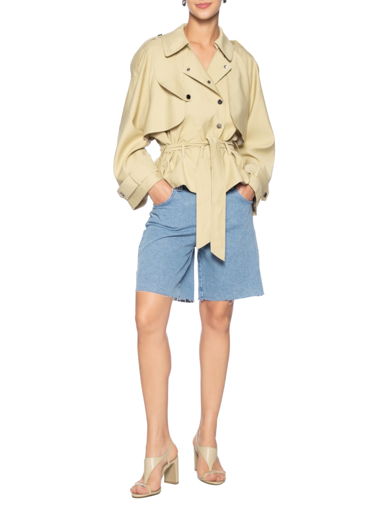 Sandália Feminina Em Couro Com Salto Bloco Bege Market 33