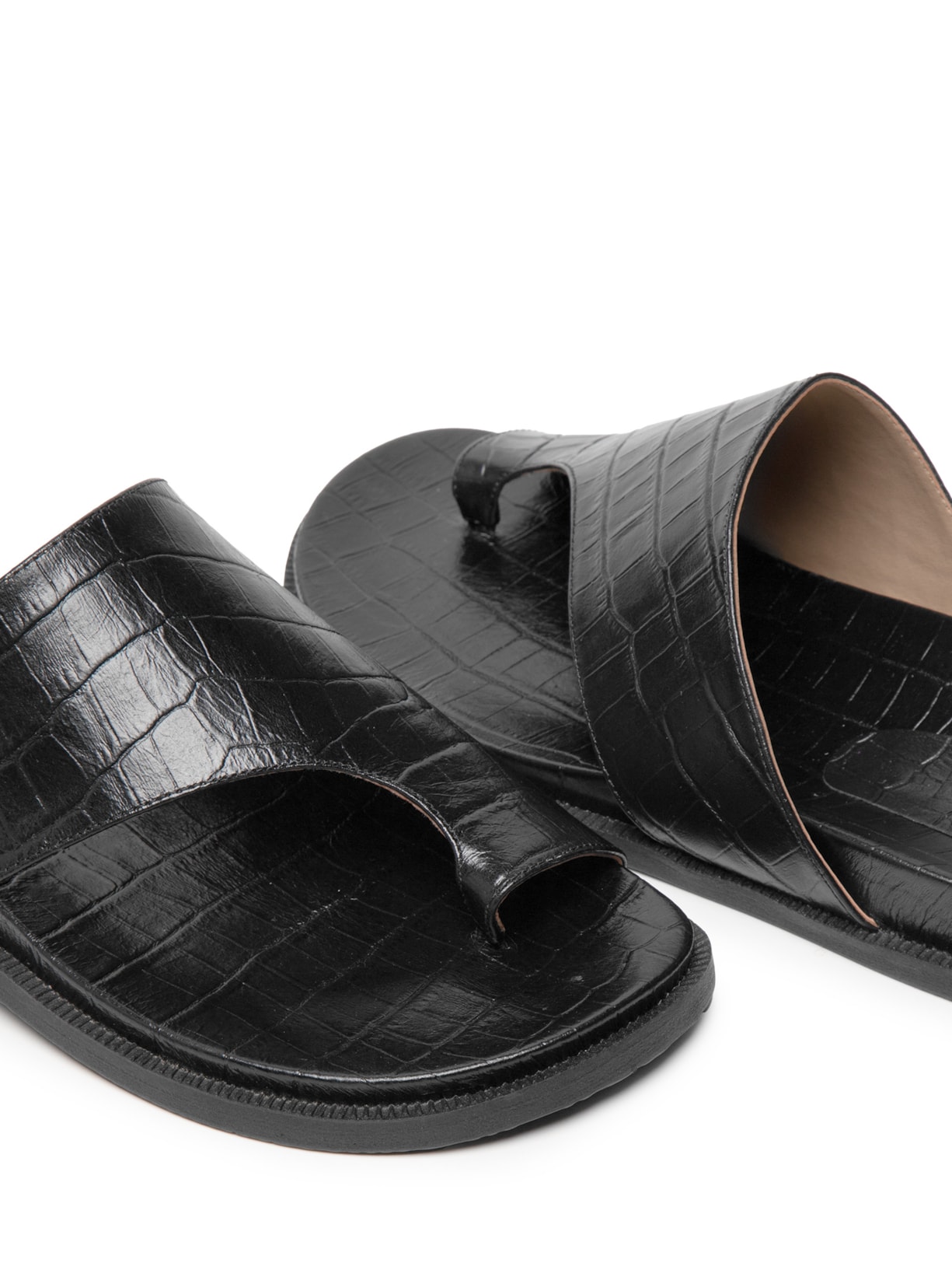 Sandália Feminina Rasteira Couro Preto Basiq