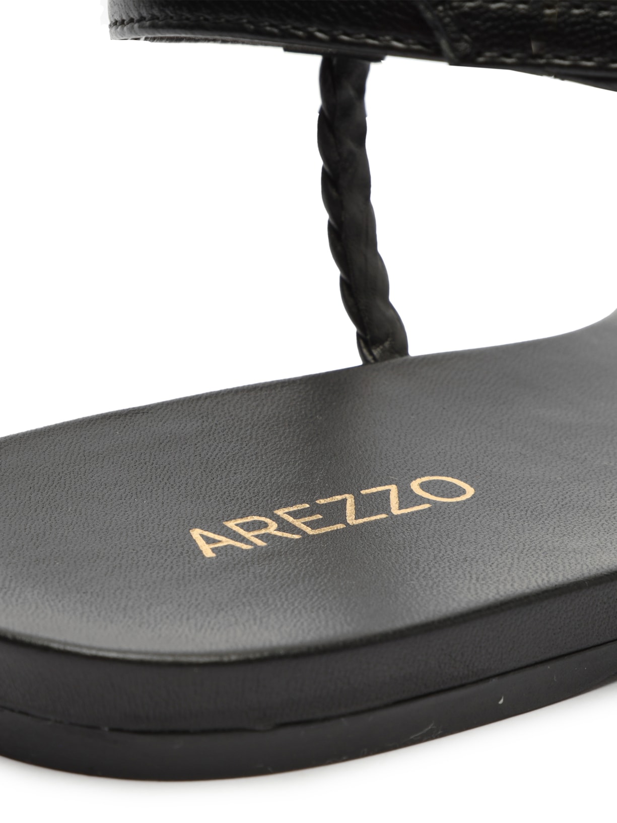 Sandália Feminina Rasteira Slim Tiras Trançadas Preto Arezzo