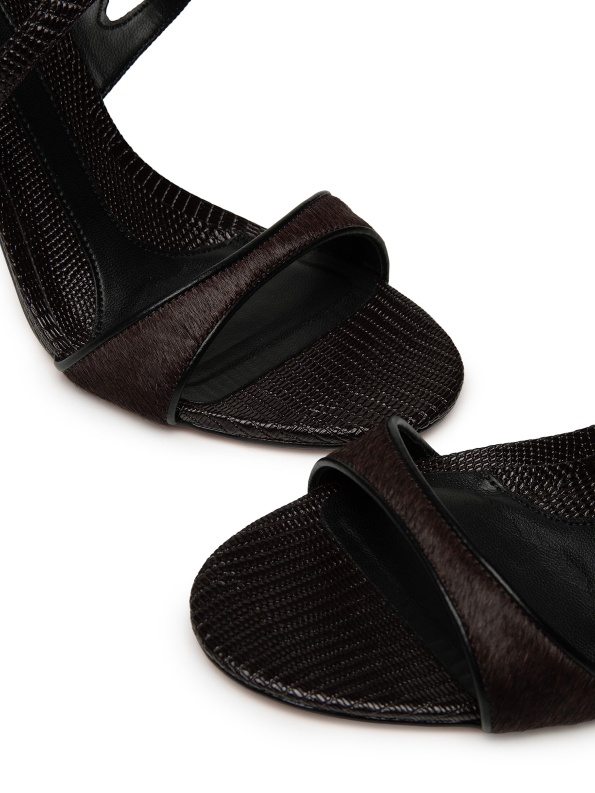 Sandália Feminina Salto Fivela Tiras Preto Arezzo
