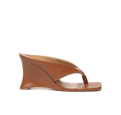 Sandália Feminina Salto Médio em Couro - Bege