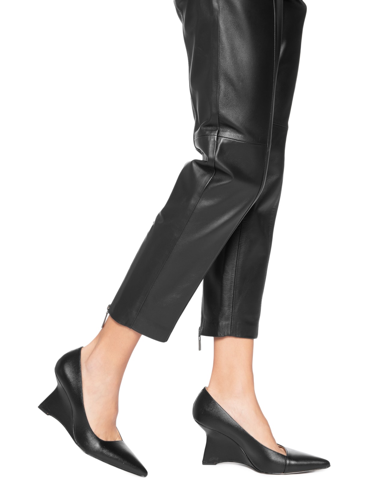 Scarpin Couro Preto Luiza Barcelos