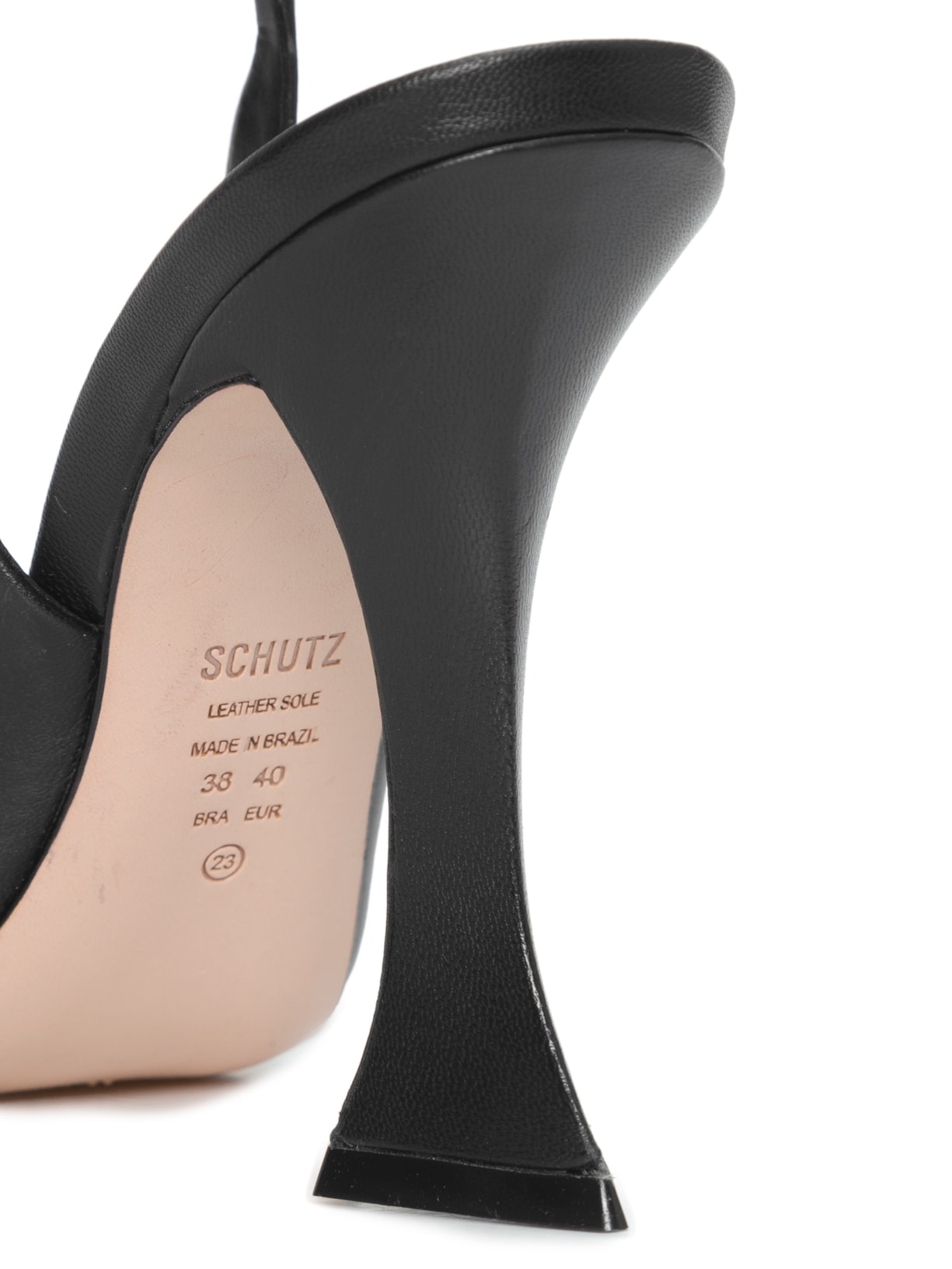 Scarpin Deluxe Napa Preto Schutz