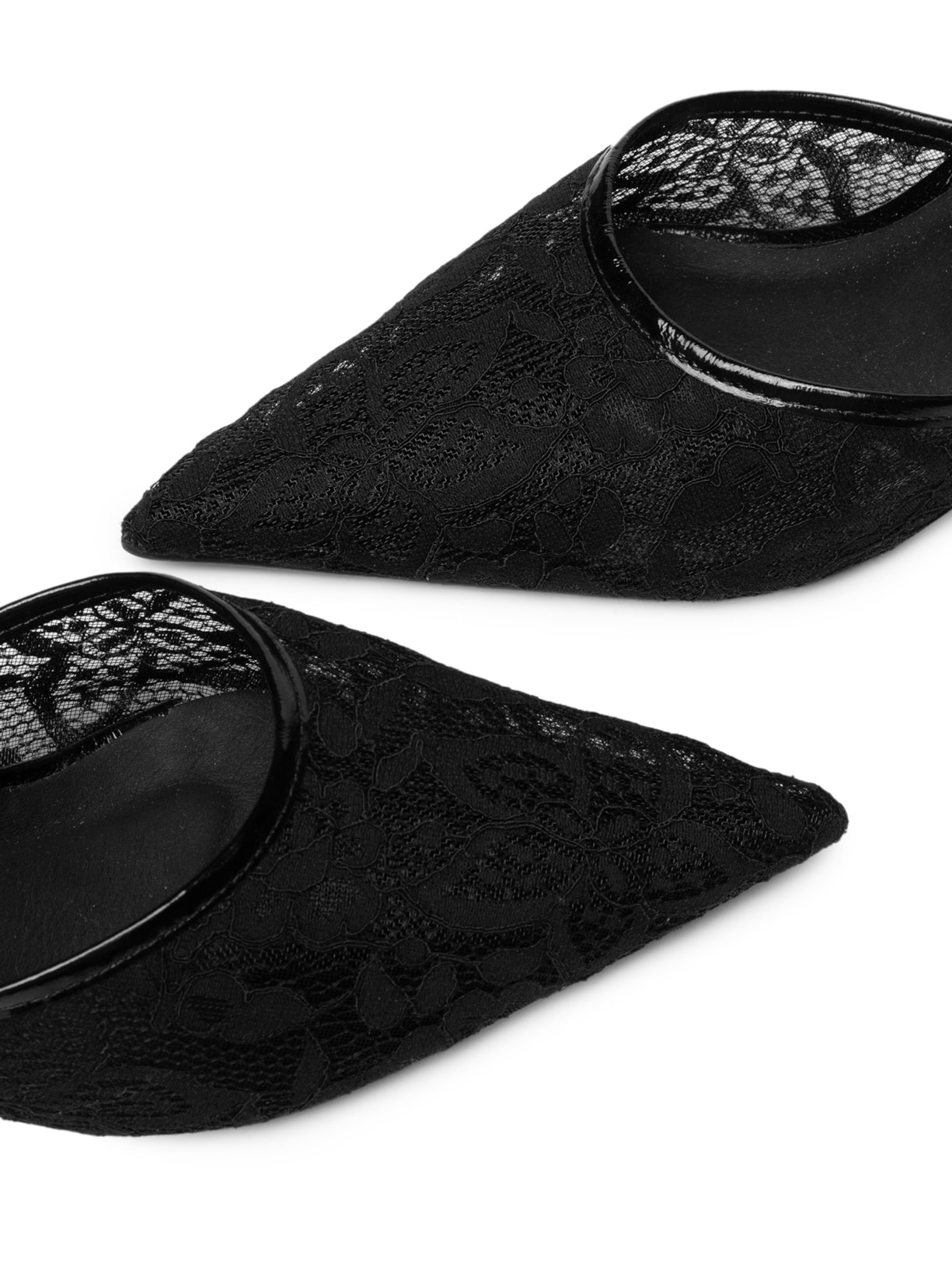 Scarpin Feminino em Couro e Renda Preto Market 33