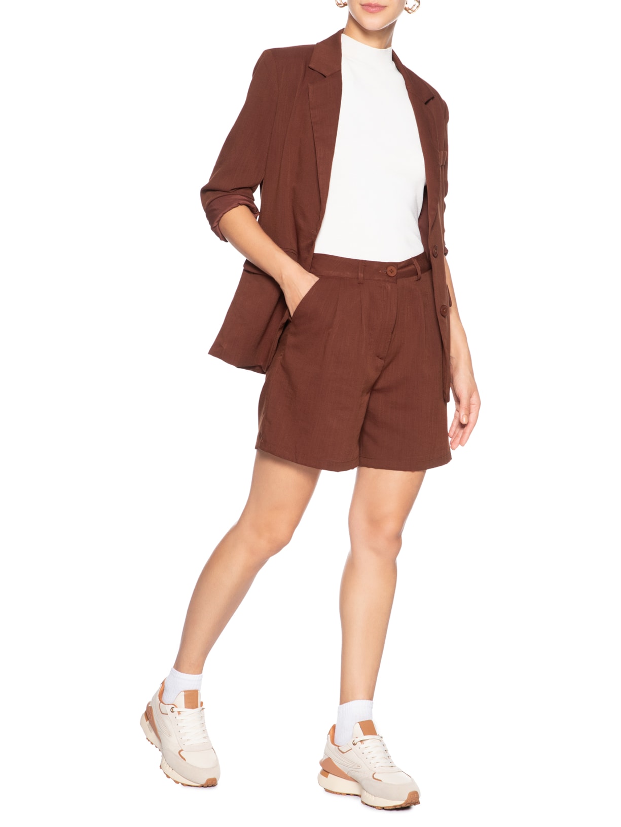 Short Feminino Alfaiataria De Pregas Marrom Basiq