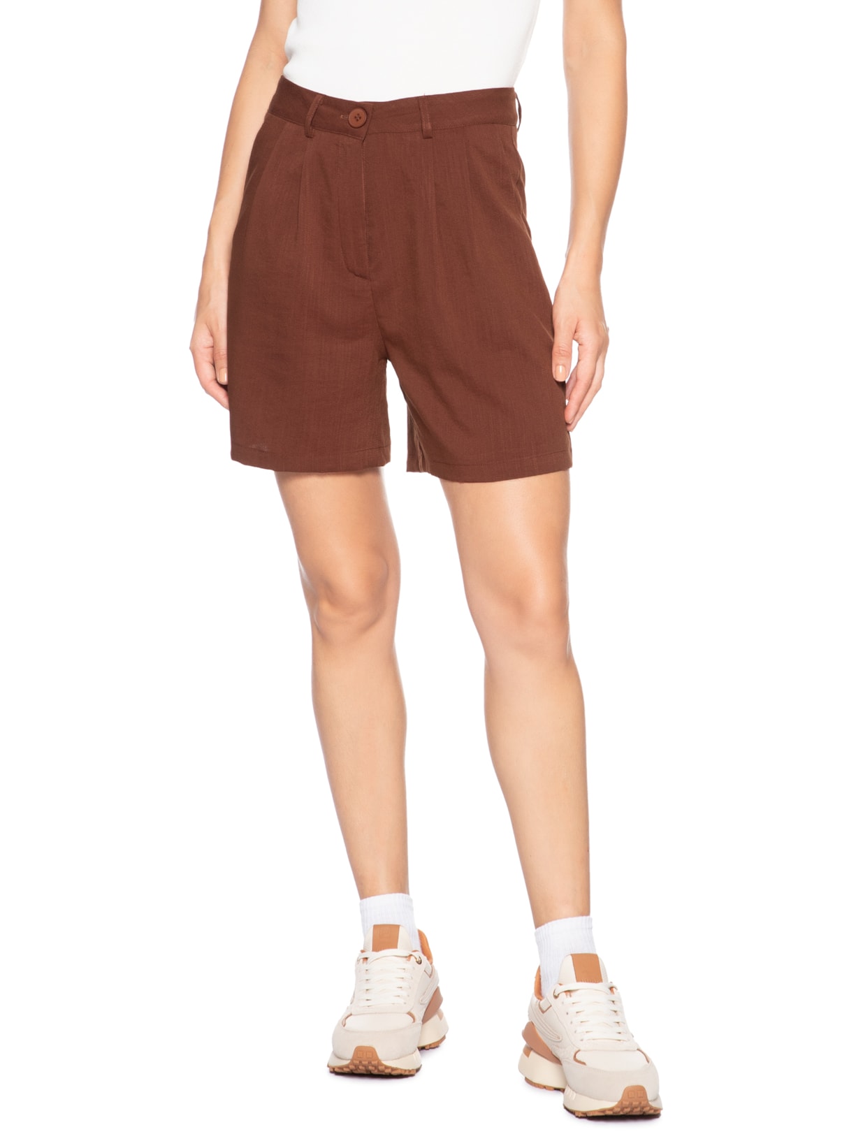 Short Feminino Alfaiataria De Pregas Marrom Basiq