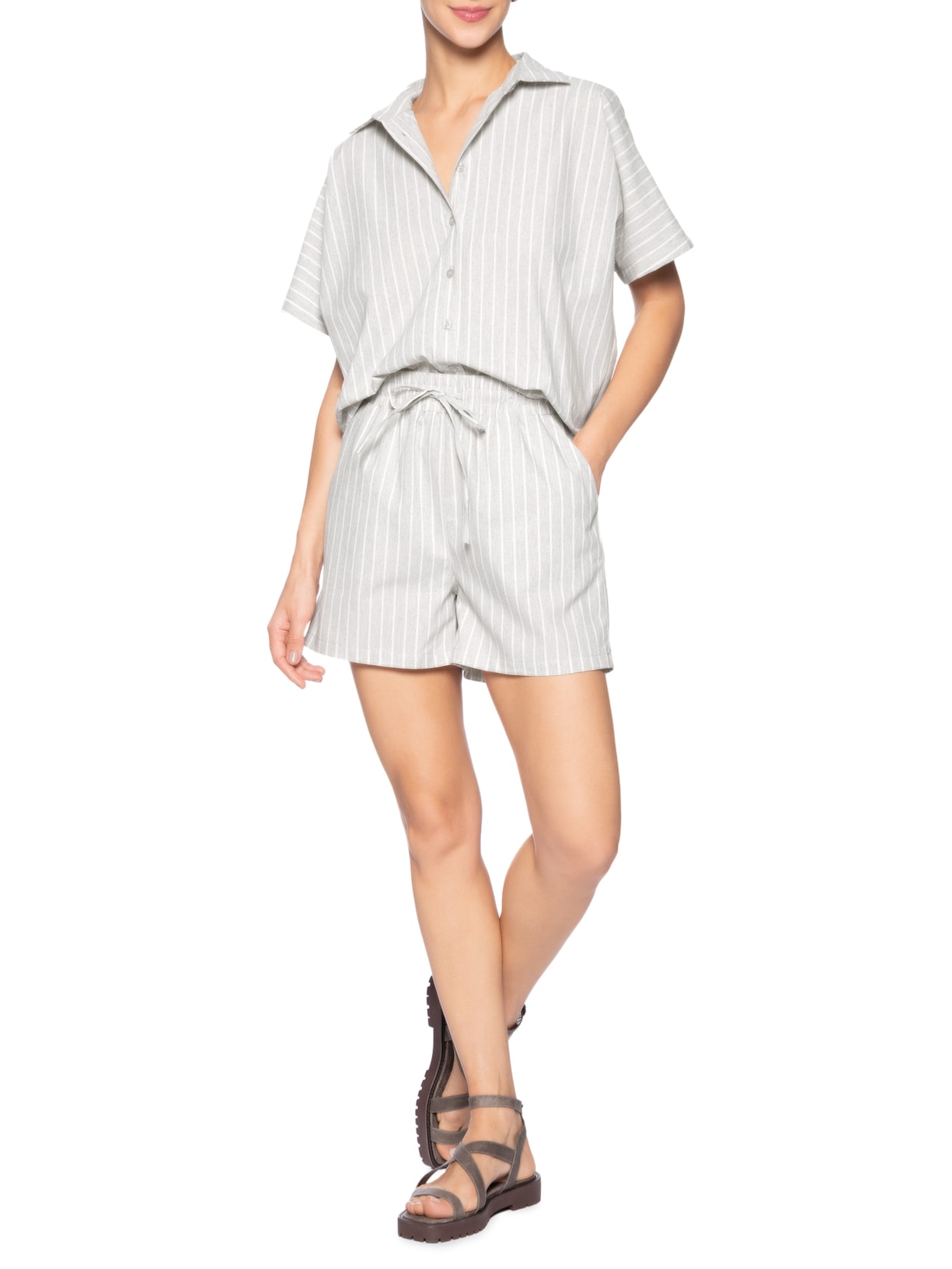 Short Feminino Básico Listrado Cinza Basiq