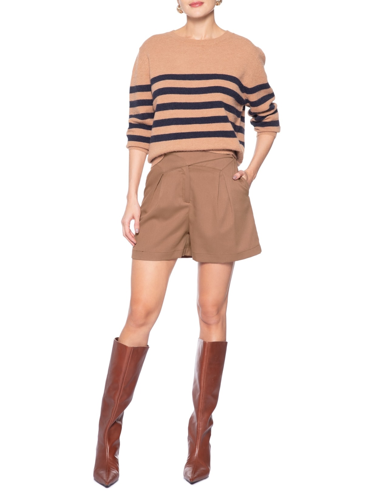 Short Feminino Com Cós Assimétrico Marrom Market 33