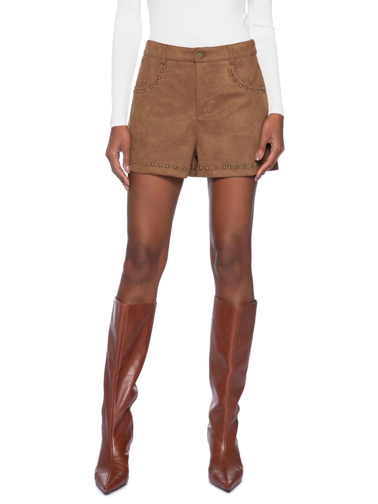Short Feminino Em Suede Com Tachas Marrom Market 33