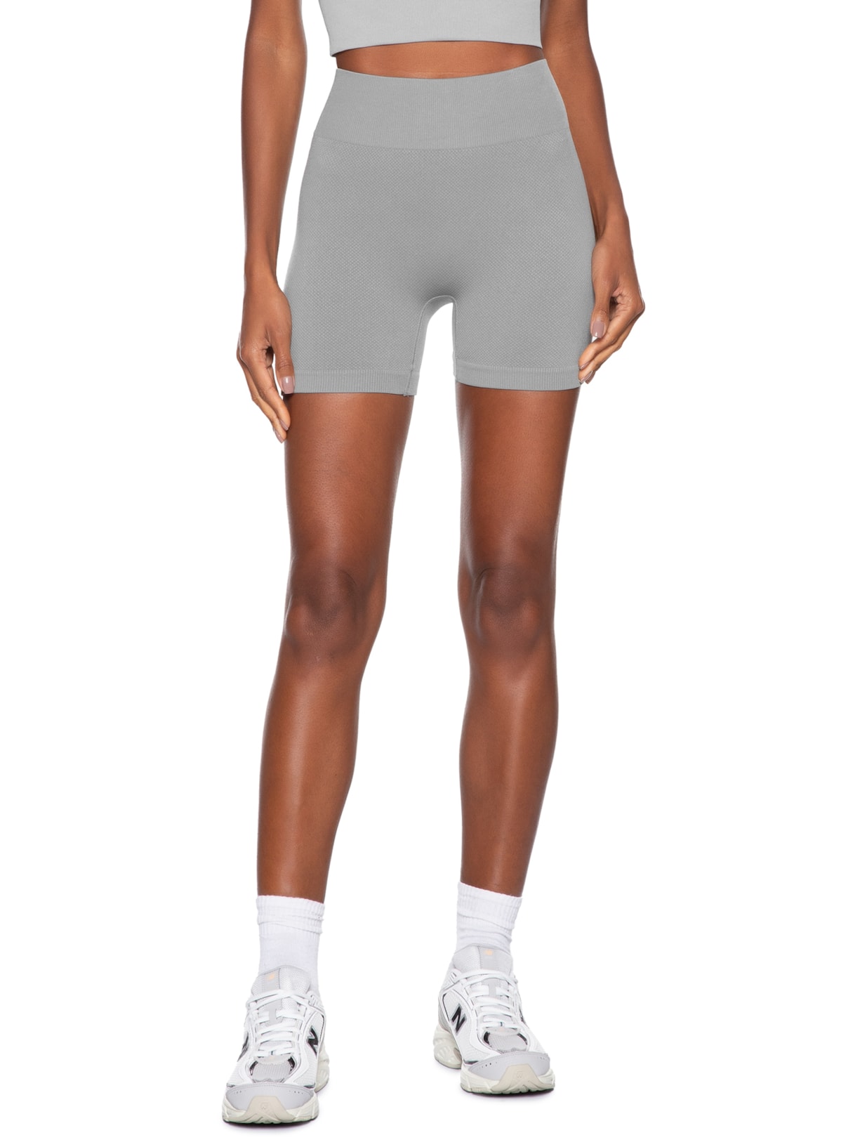 Short Feminino Fitness Texturizado Cinza Basiq